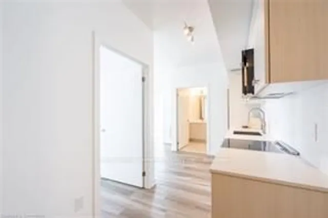 Additional property image - 15 Wellington St Unit 1102