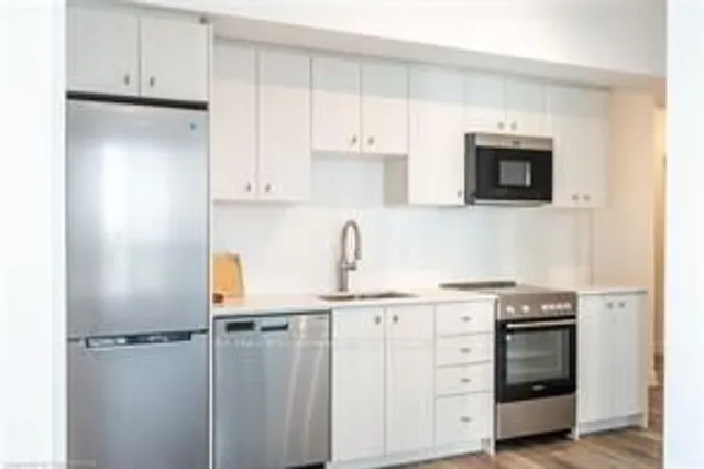 Additional property image - 15 Wellington St Unit 1102