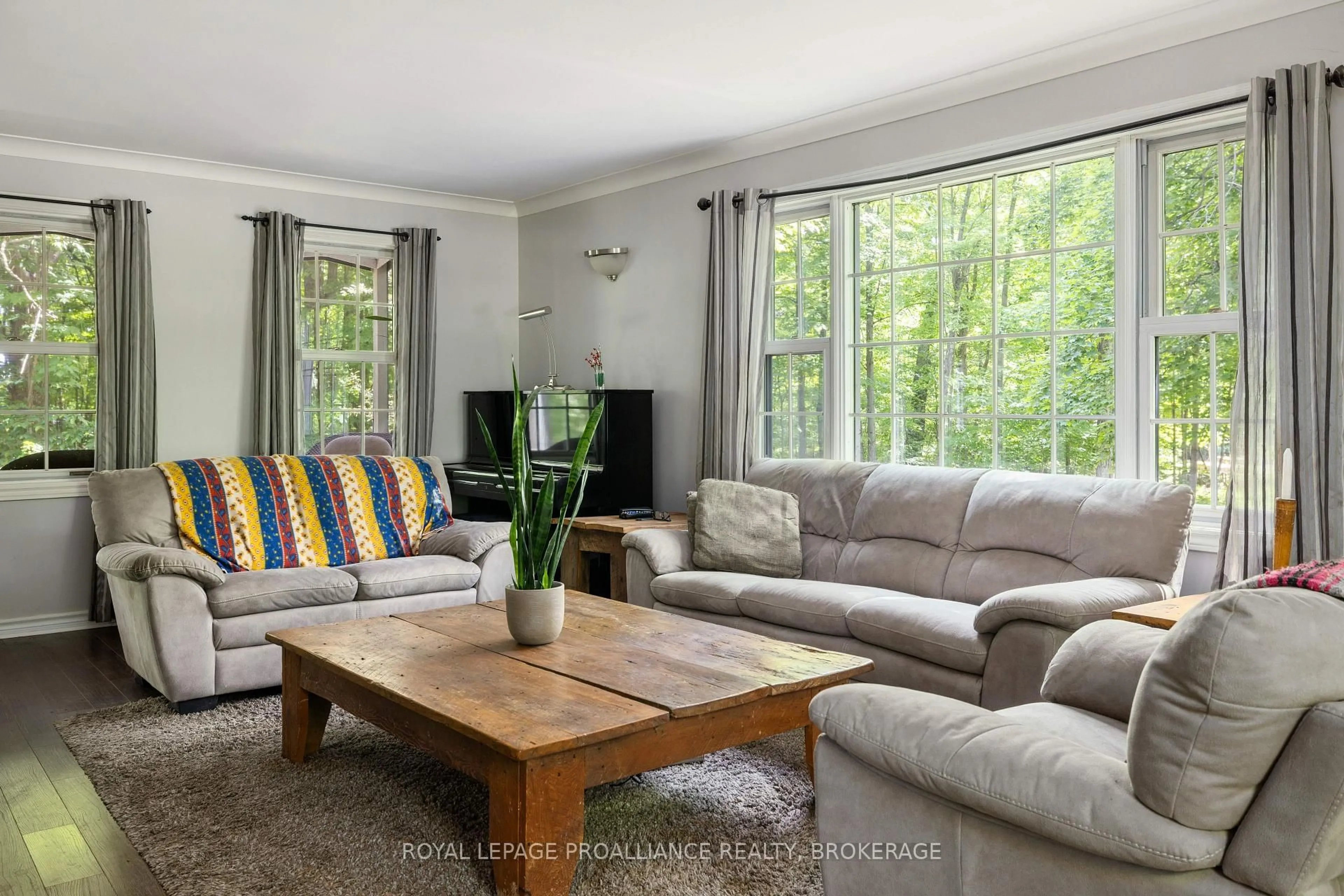 Living room with furniture, unknown for 1403 Norway Rd, Perth Road Ontario K0H 2L0