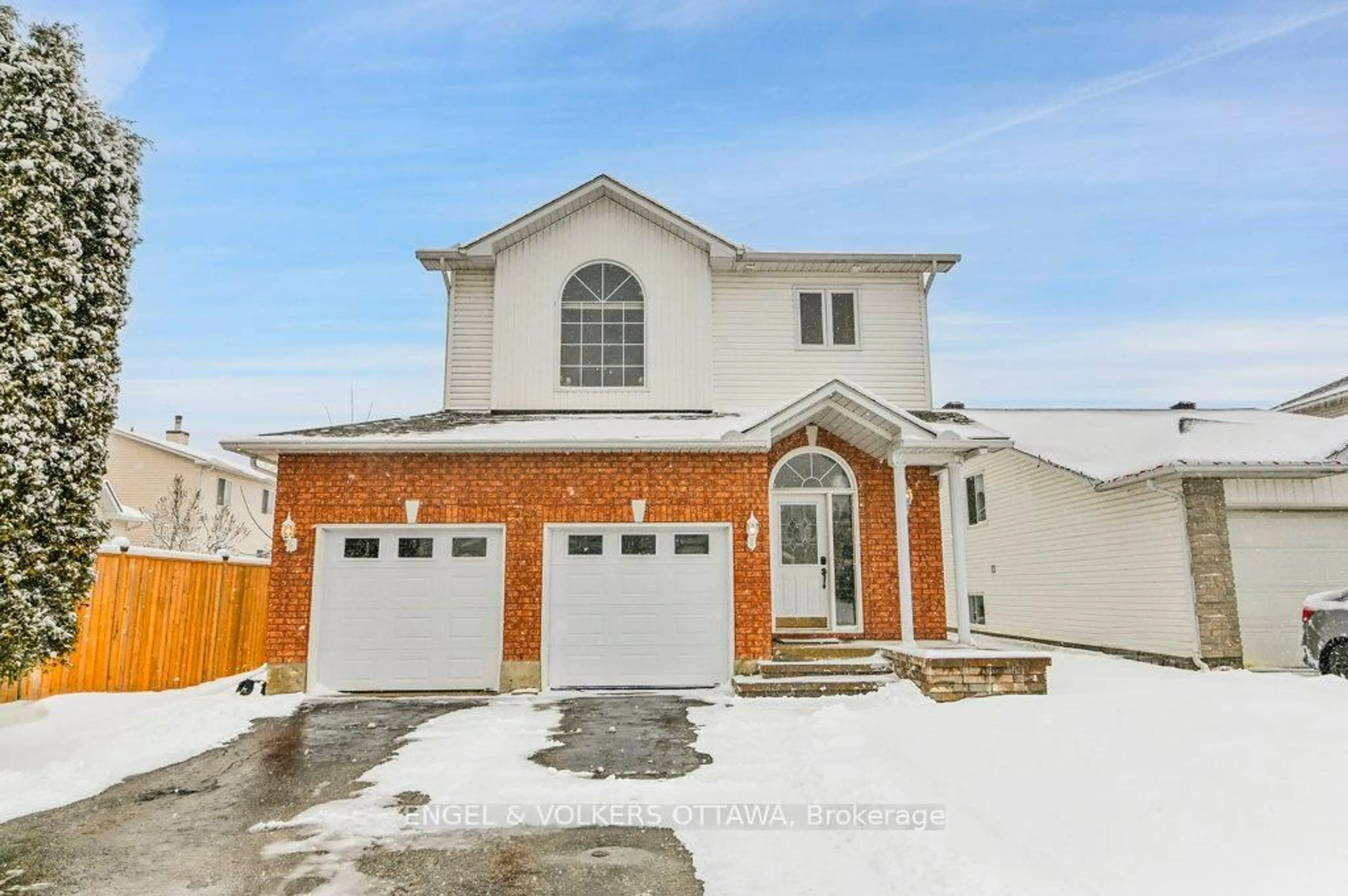 Home with brick exterior material, street for 215 Stiver St, Russell Ontario K4R 1G9