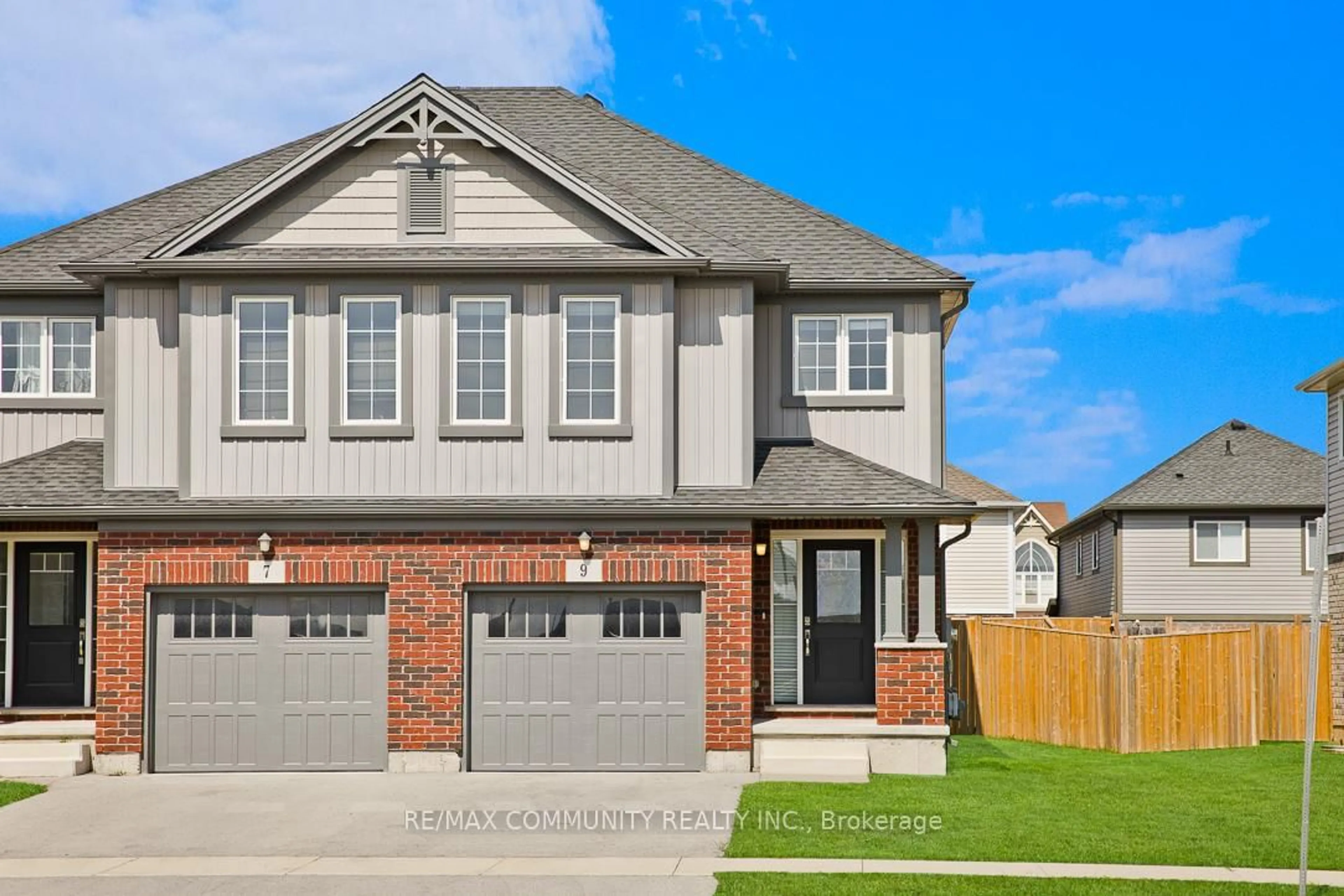 Home with brick exterior material, street for 9 Hawthorn Ave, Thorold Ontario L2V 0H9