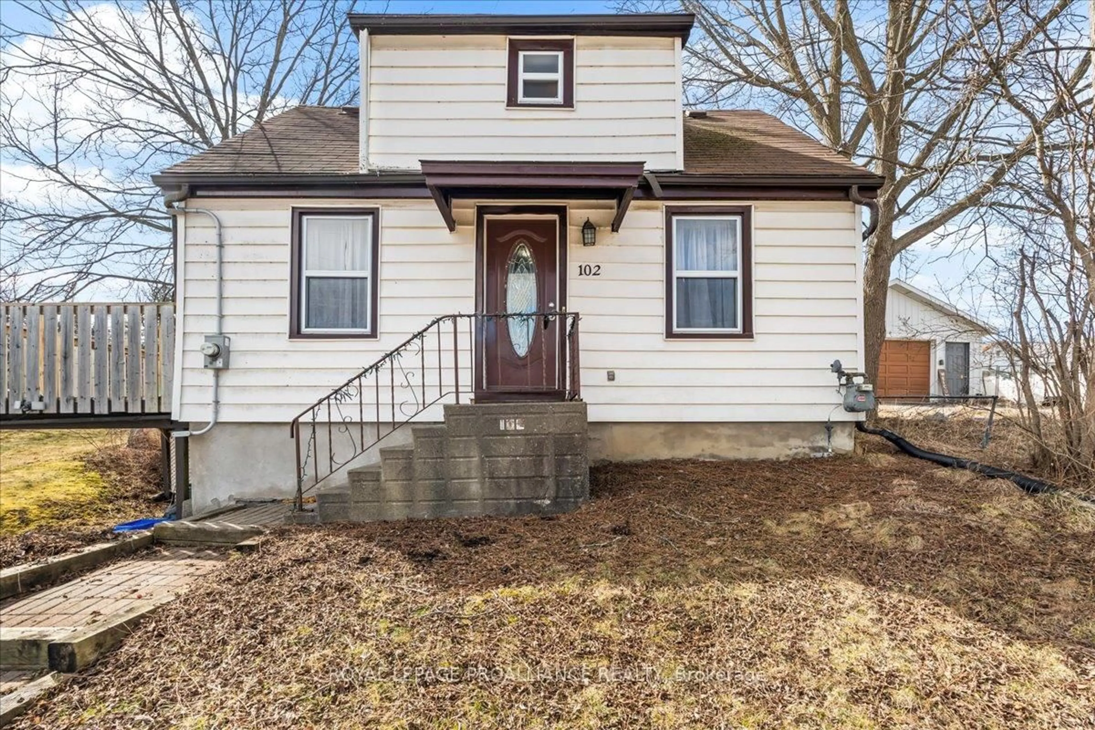 Home with vinyl exterior material, street for 102 Wallbridge Cres, Belleville Ontario K8P 1Z4