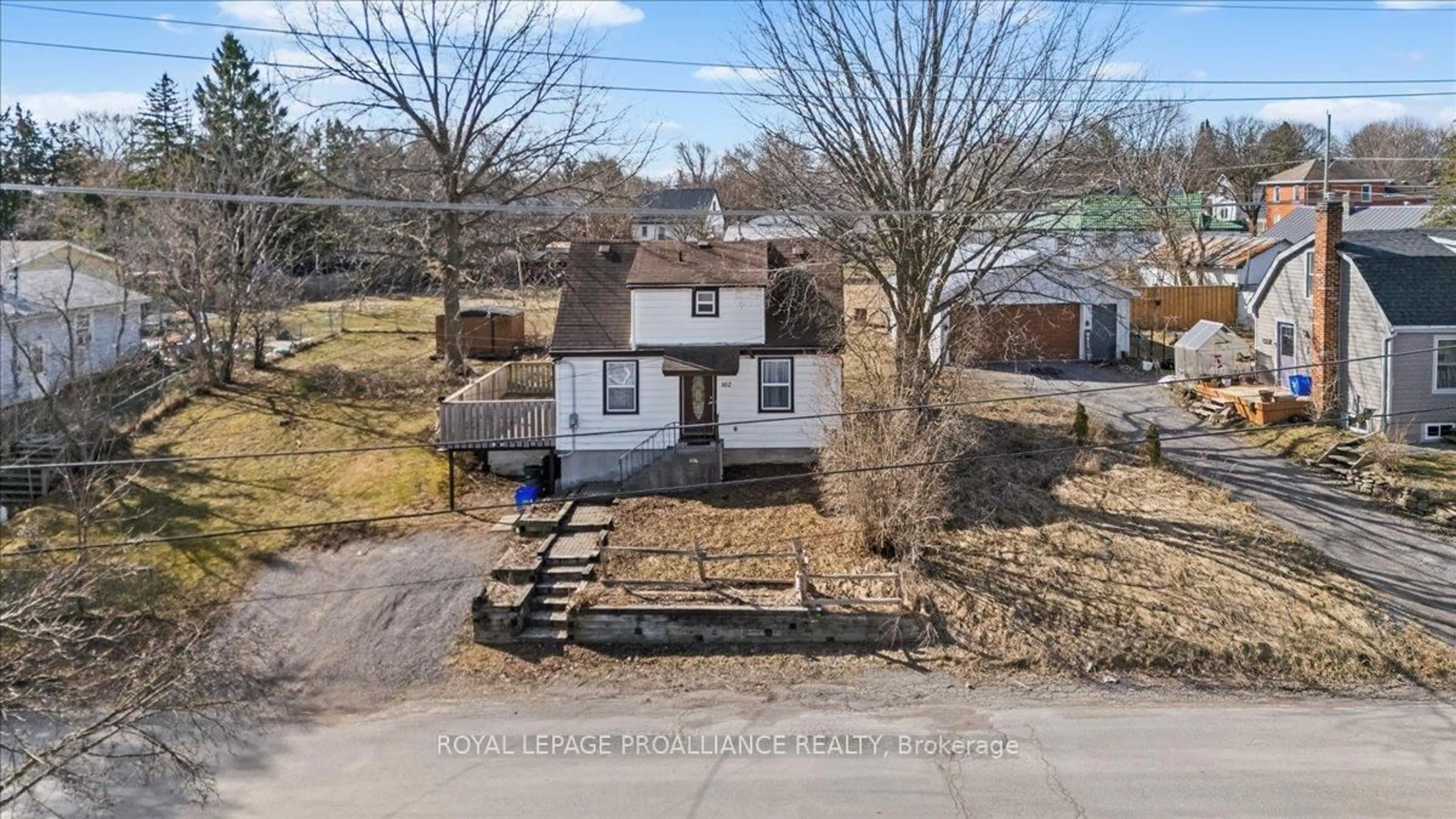 A pic from outside/outdoor area/front of a property/back of a property/a pic from drone, street for 102 Wallbridge Cres, Belleville Ontario K8P 1Z4