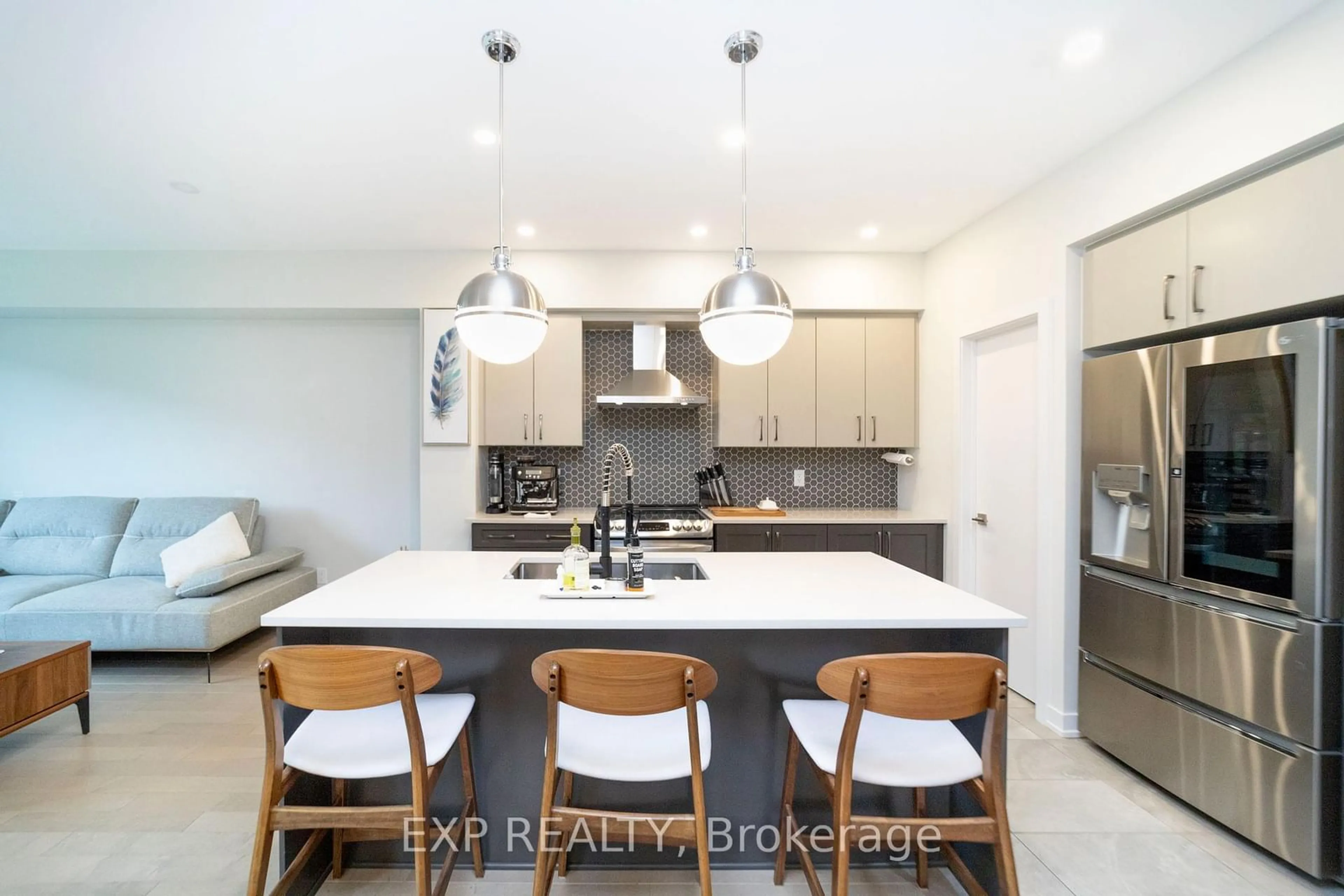 Contemporary kitchen, unknown for 230 FINSBURY Ave, Ottawa Ontario K2S 2Y2