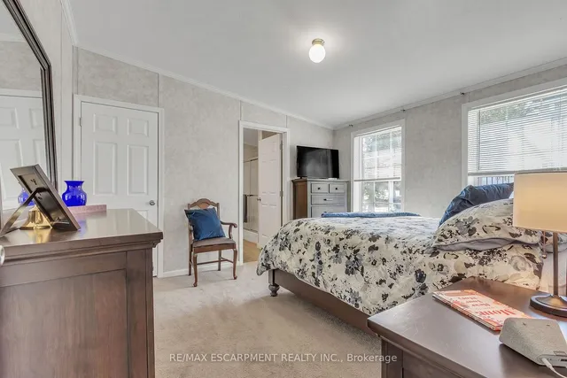 Additional property image - 70 Park Lane