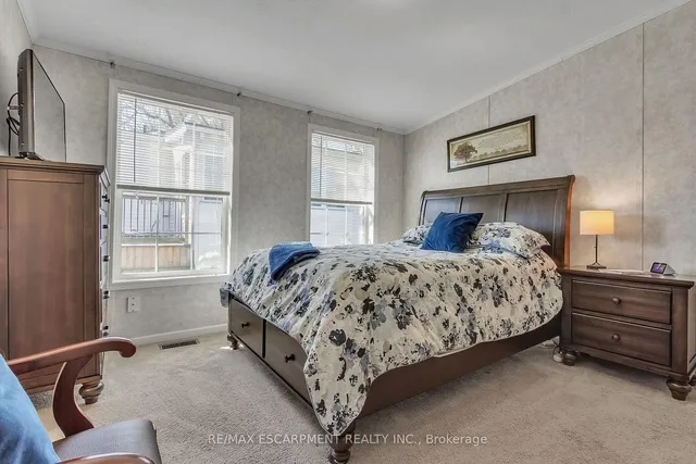 Additional property image - 70 Park Lane