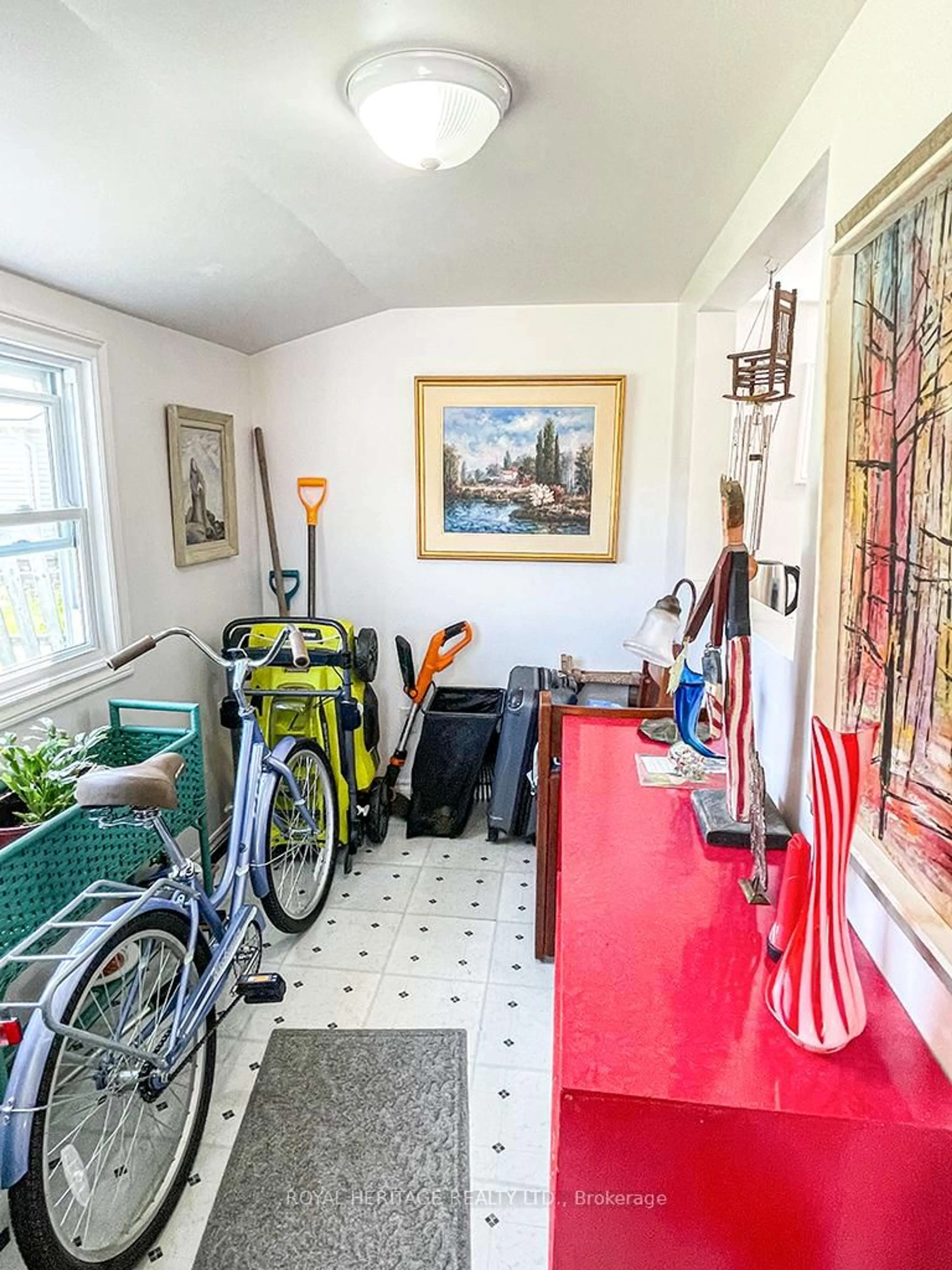 Indoor garage for 103 Second St, Deseronto Ontario K0K 1X0