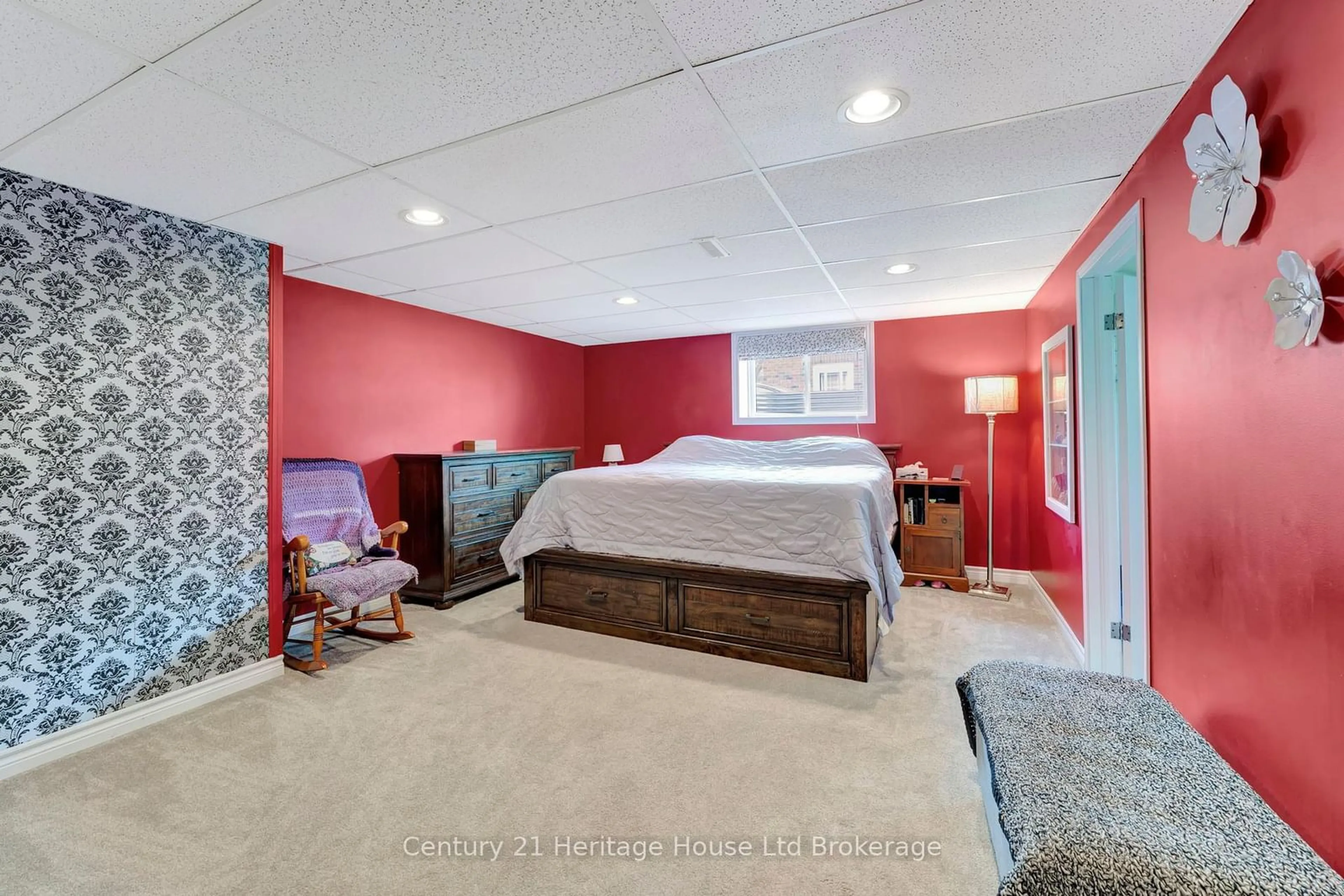 Bedroom with bed, unknown for 817 Kensington St, Woodstock Ontario N4S 5L7