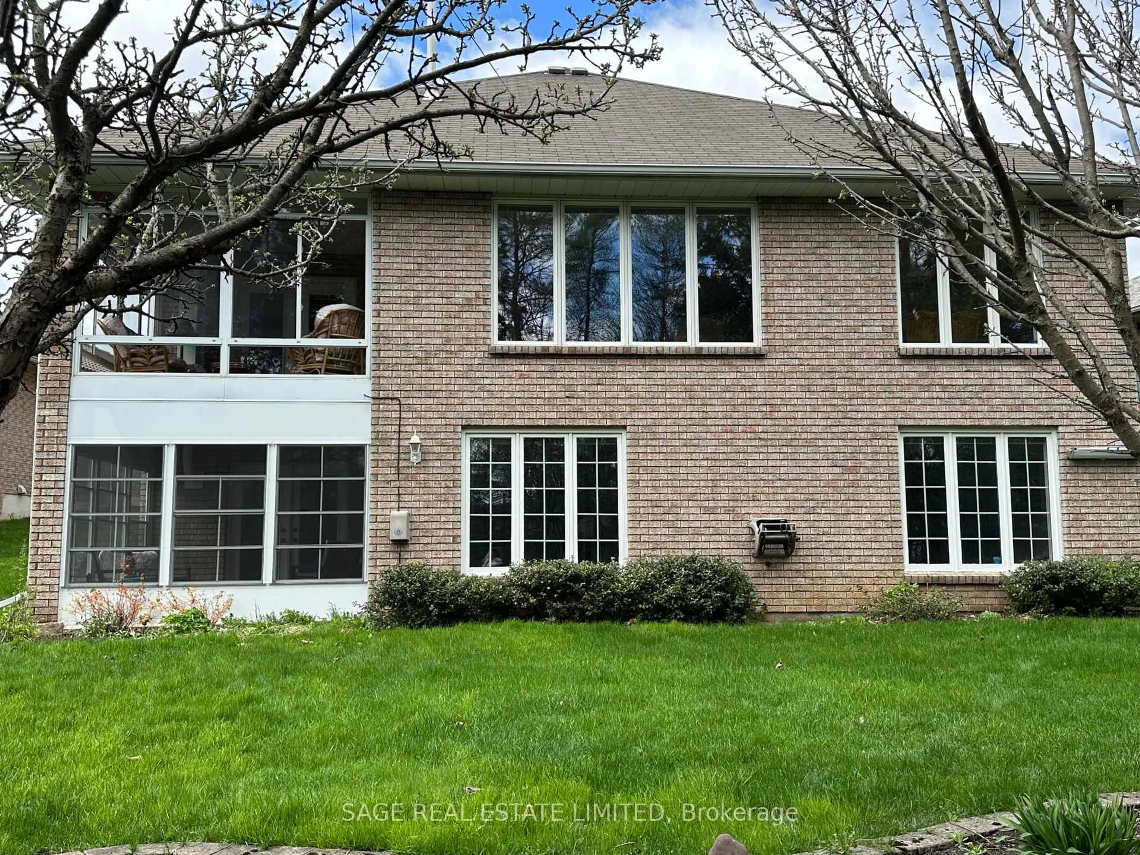 Home with brick exterior material, unknown for 15 Hillview Dr, Kawartha Lakes Ontario K0M 1A0