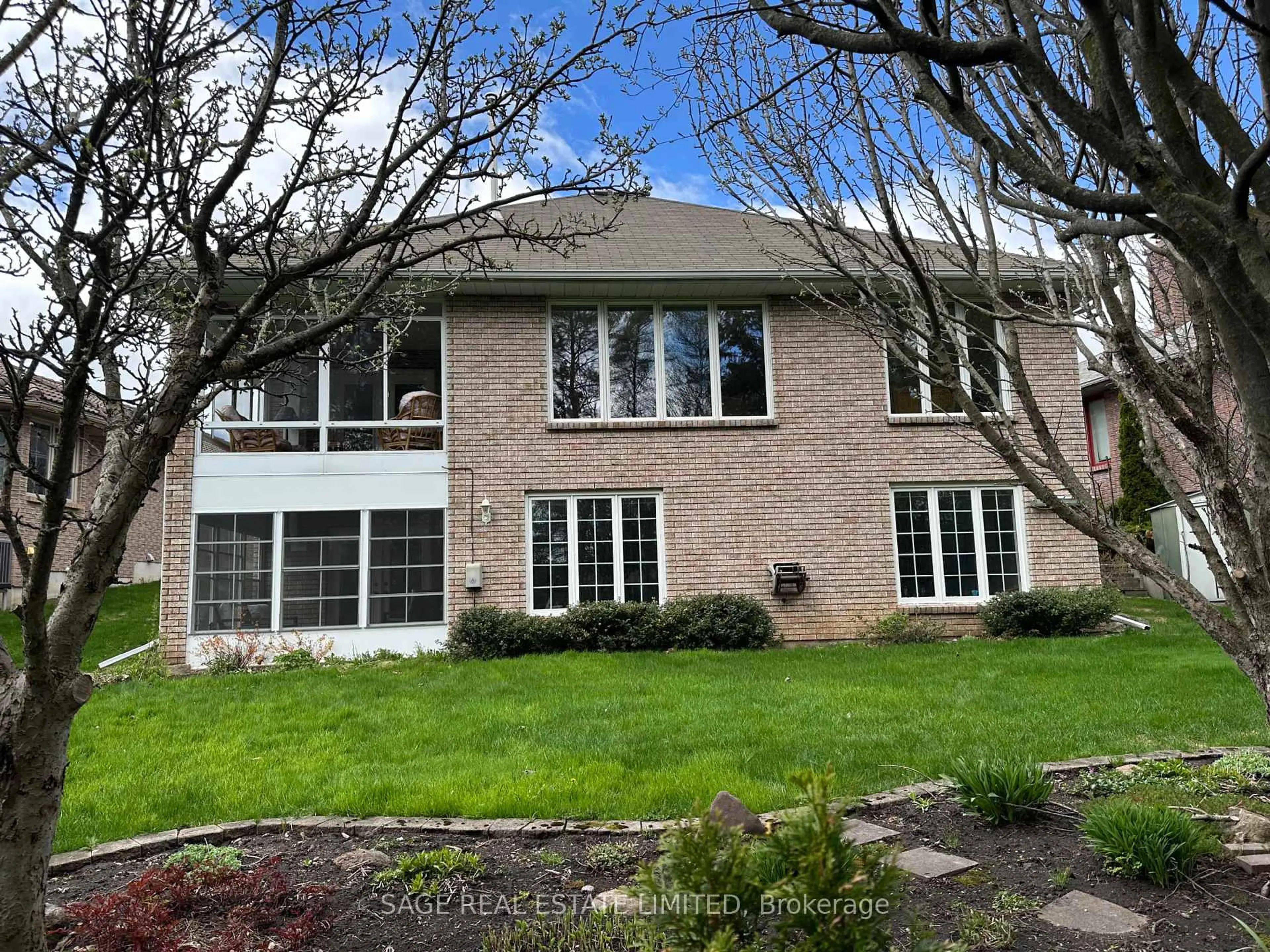 Home with brick exterior material, unknown for 15 Hillview Dr, Kawartha Lakes Ontario K0M 1A0