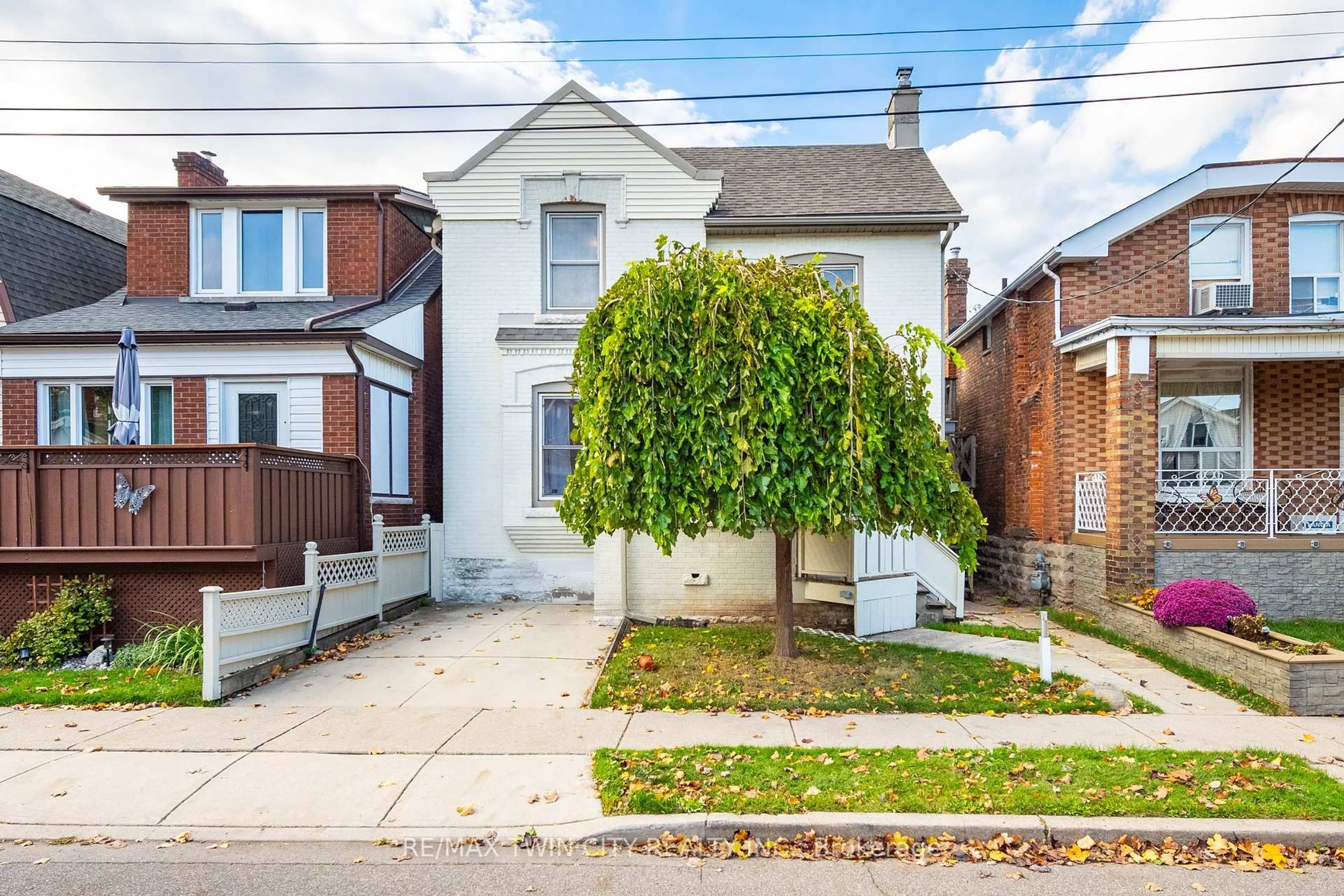 Home with brick exterior material, street for 45 East Bend Ave, Hamilton Ontario L8L 7E1