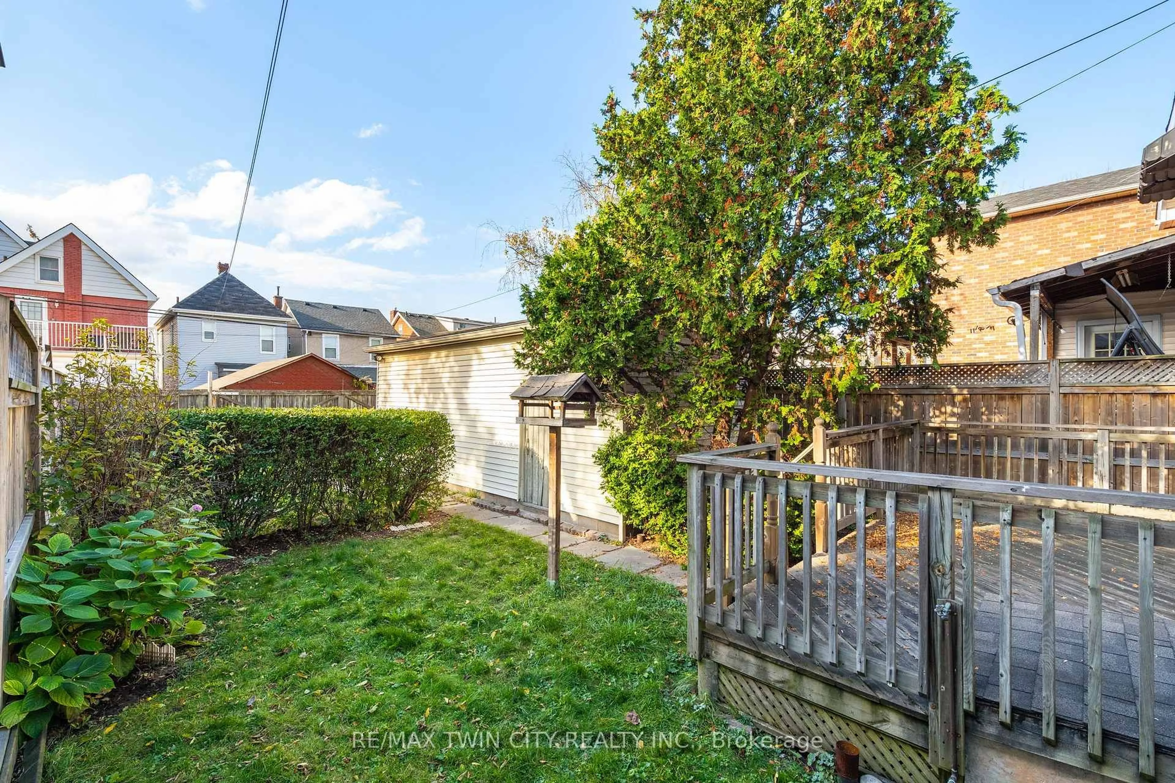 Patio, street for 45 East Bend Ave, Hamilton Ontario L8L 7E1