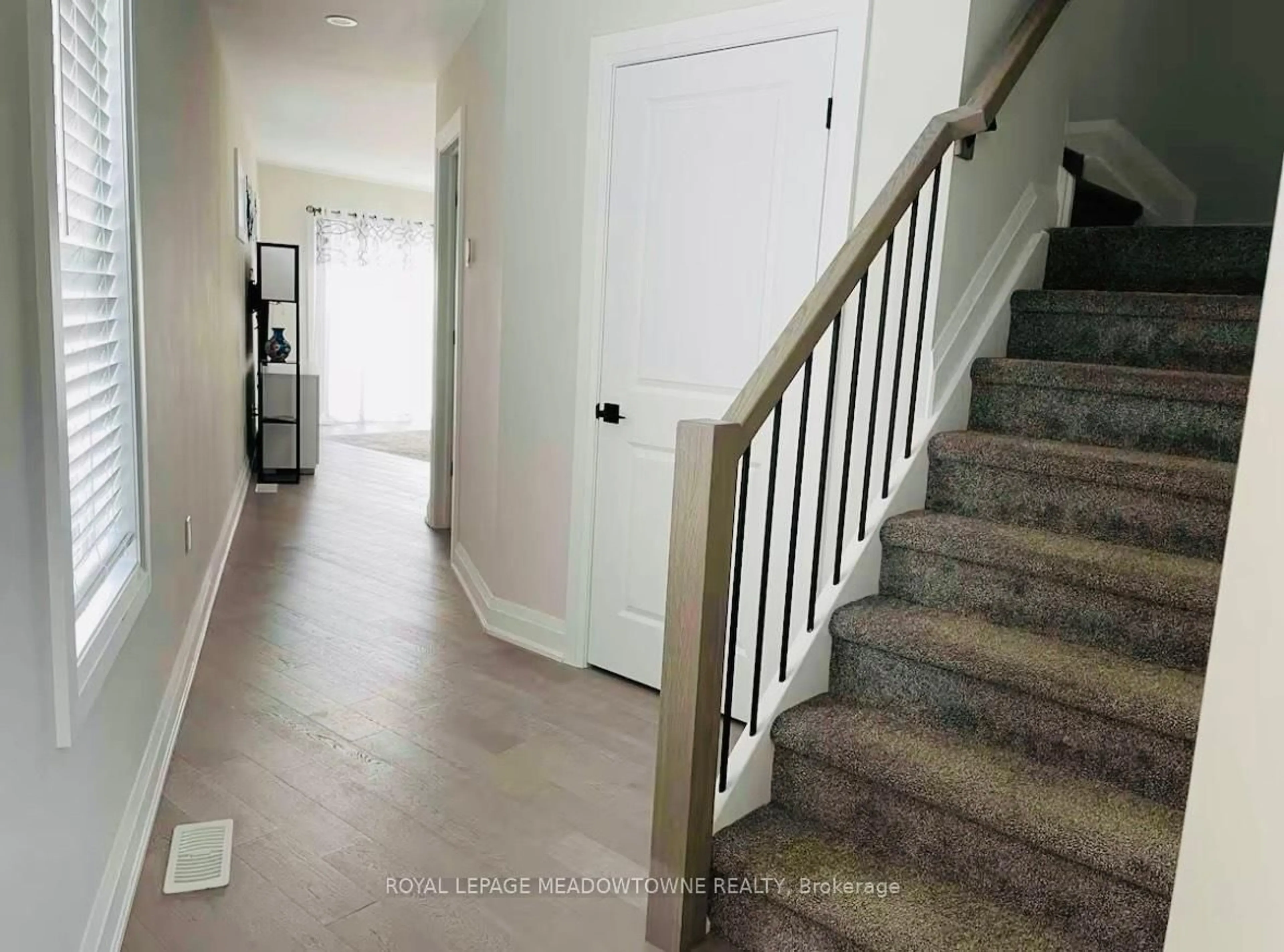 Indoor entryway for 63 Belfast Rd, Fort Erie Ontario L0S 1B0