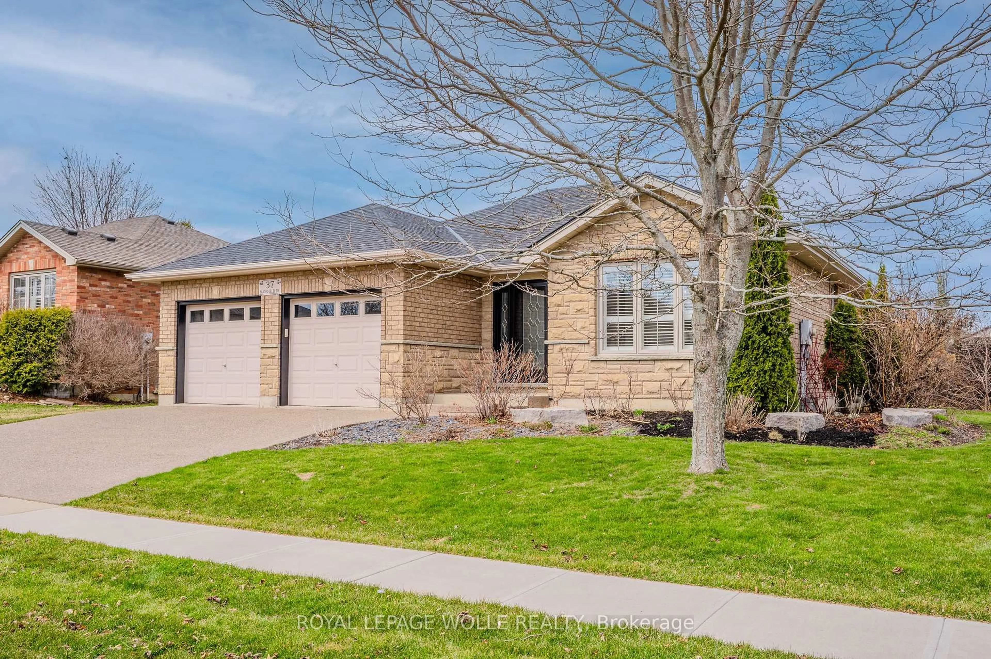 Home with brick exterior material, street for 37 Mansfield Dr, Brant Ontario N0E 1N0