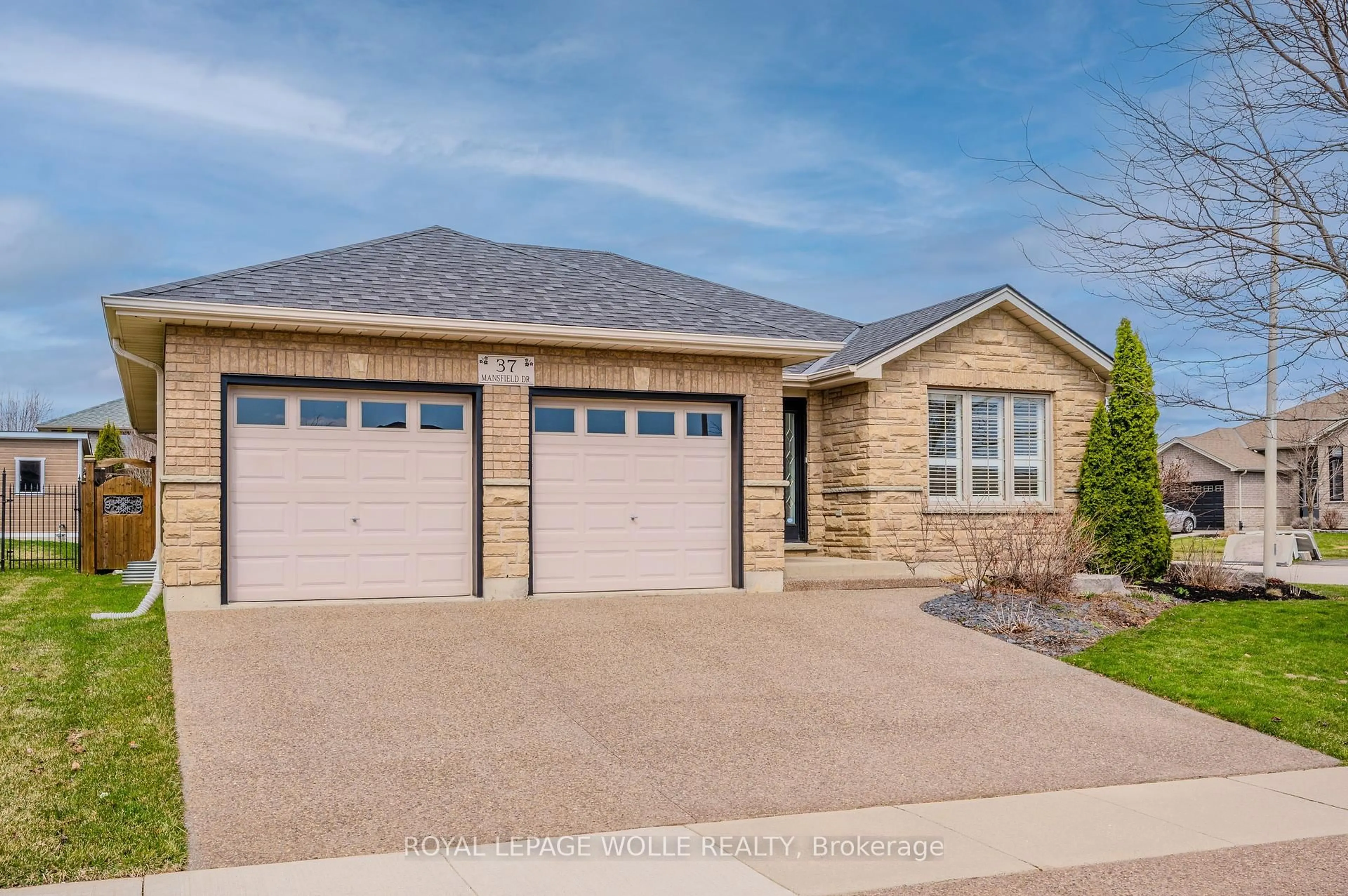 Home with brick exterior material, street for 37 Mansfield Dr, Brant Ontario N0E 1N0