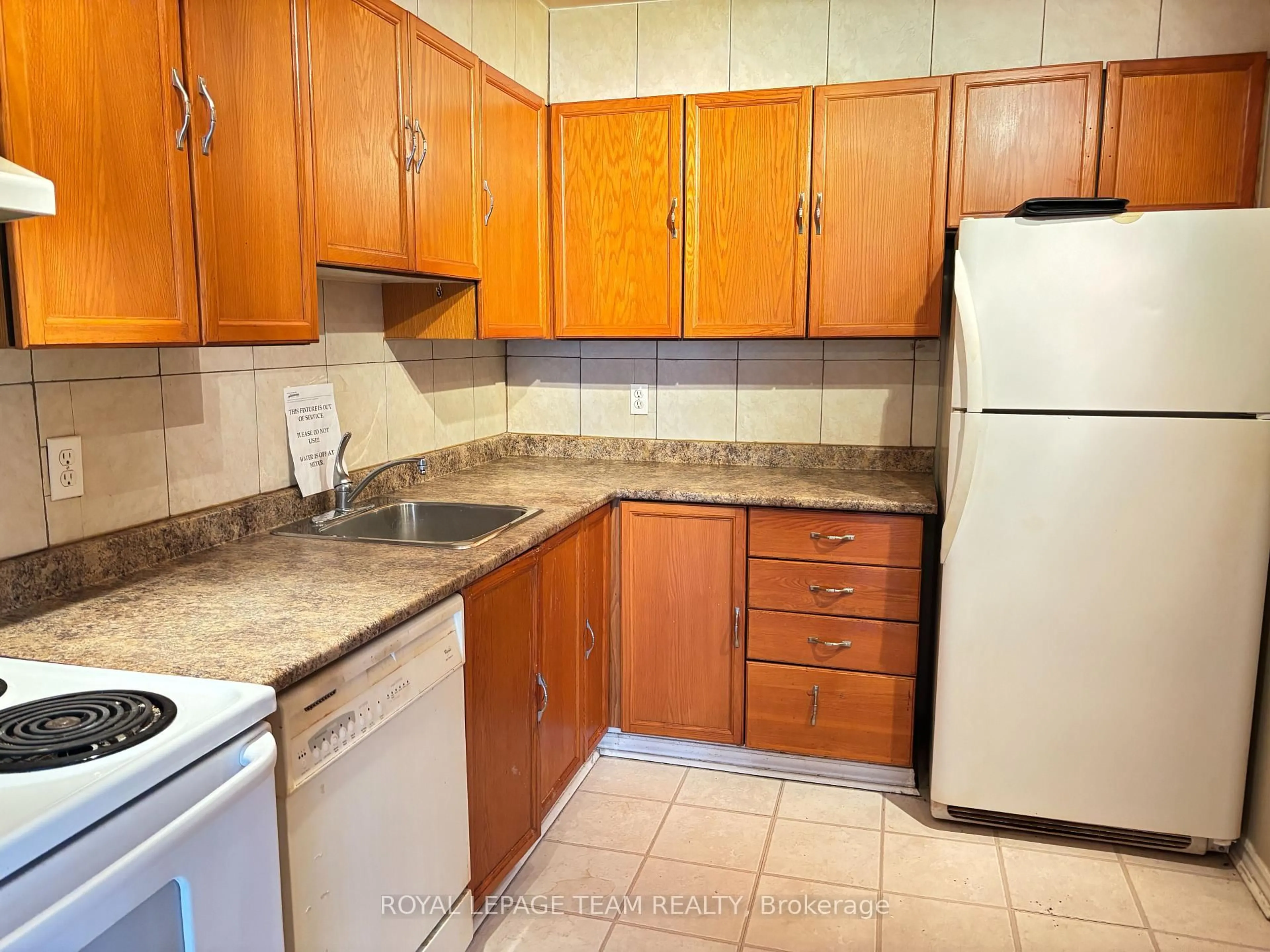 Standard kitchen, unknown for 3072 D Councillors Way #50, Ottawa Ontario K1T 2S5