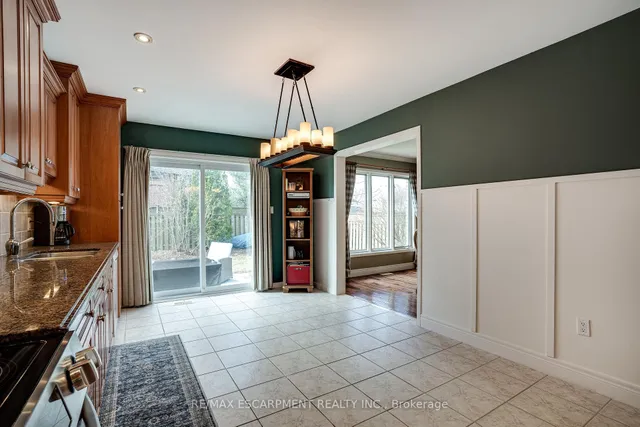 Additional property image - 70 Bridgeport Cres