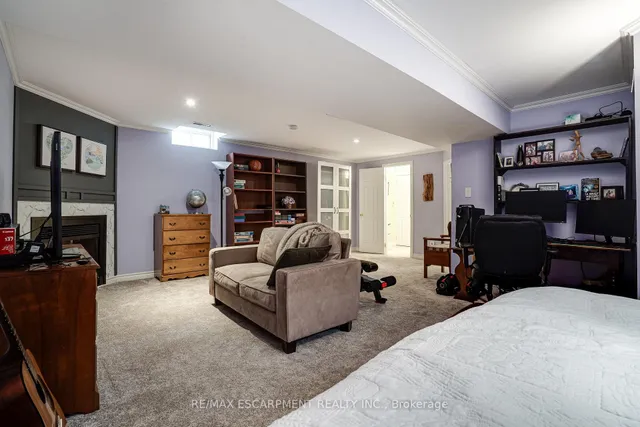 Additional property image - 70 Bridgeport Cres