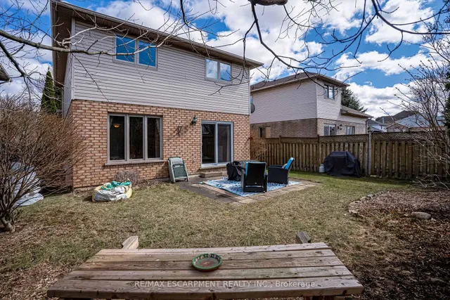 Additional property image - 70 Bridgeport Cres