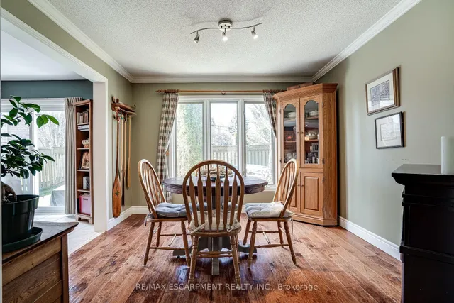 Additional property image - 70 Bridgeport Cres