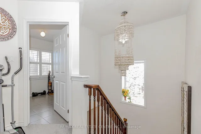 Additional image 25 of 340 Shady Glen Cres