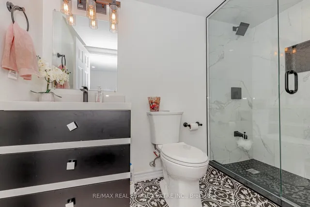 Additional image 5 of 340 Shady Glen Cres