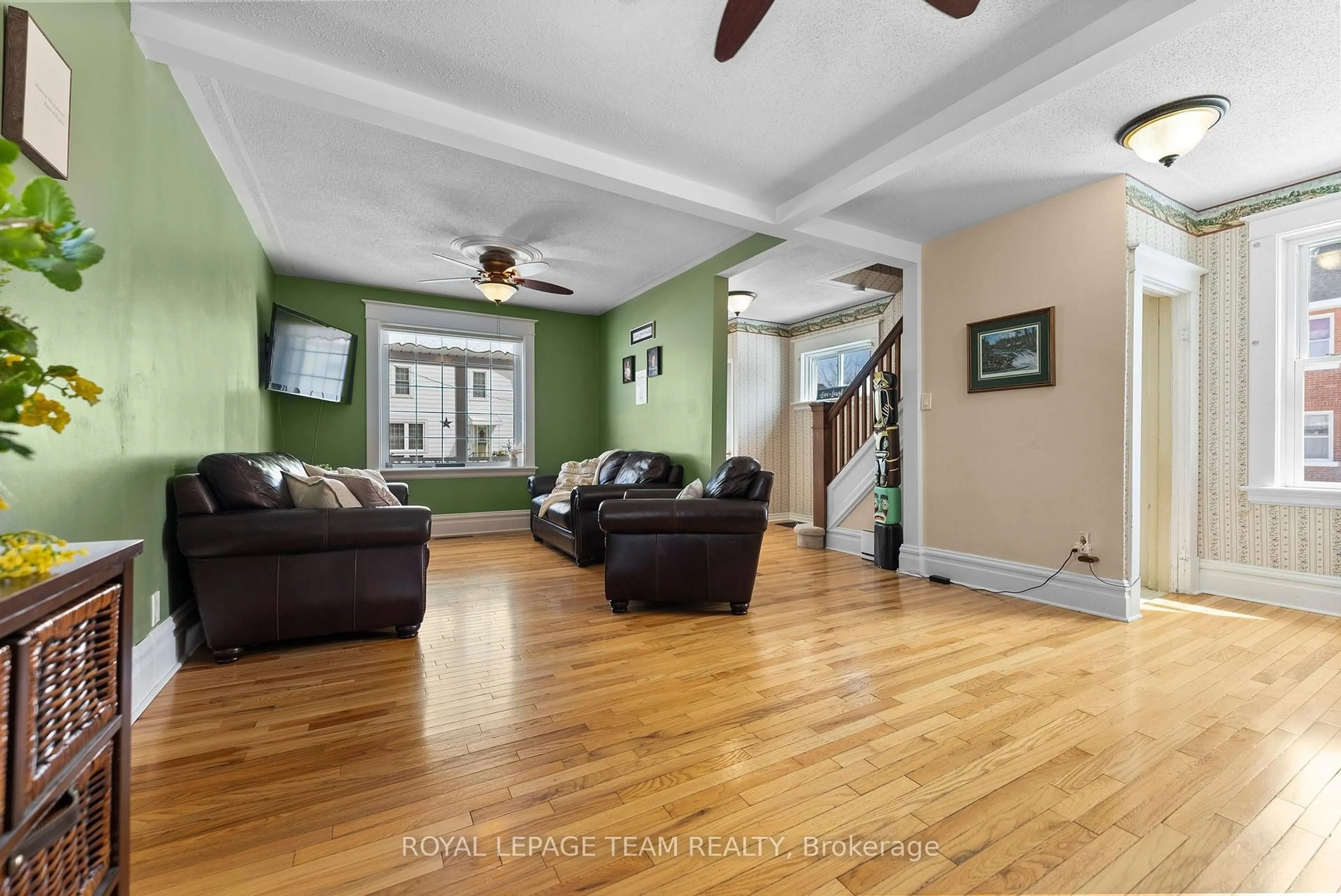Living room with furniture, unknown for 28 Bank St, Renfrew Ontario K7V 2C9