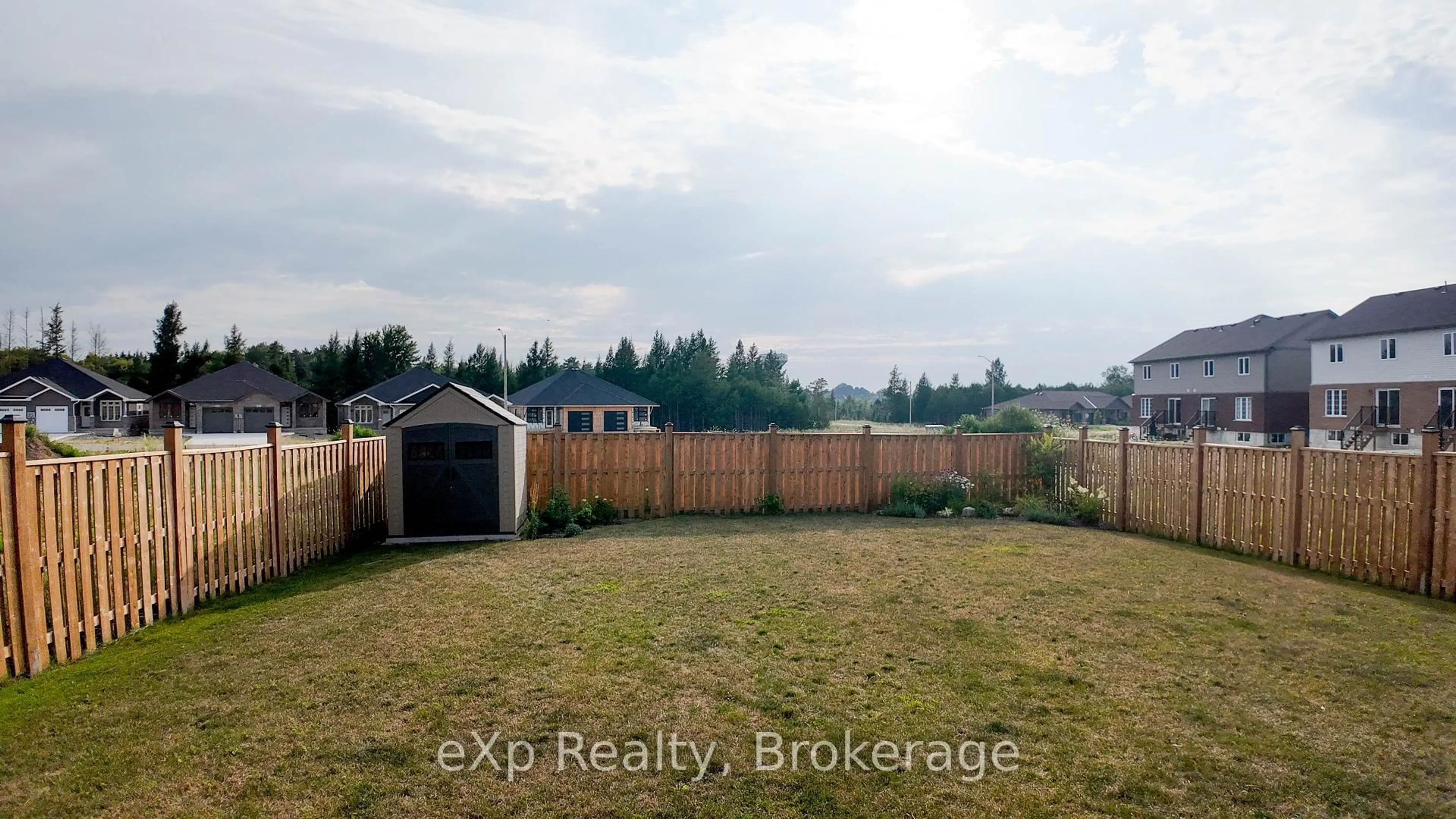 A pic from outside/outdoor area/front of a property/back of a property/a pic from drone, unknown for 628 26th Ave, Hanover Ontario N4N 0C2