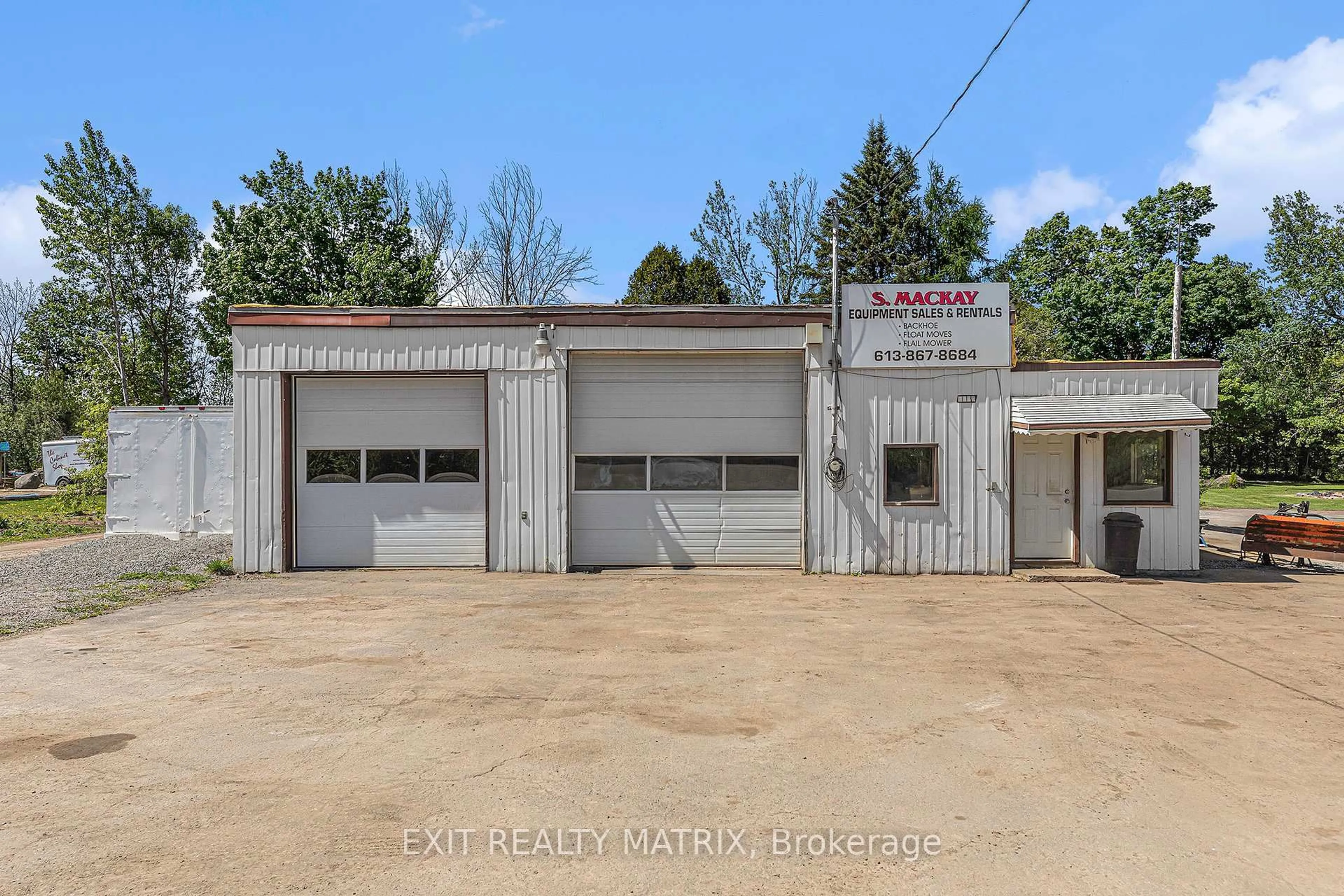 Indoor garage for 8785 VICTORIA St, Metcalfe Ontario K0A 2P0