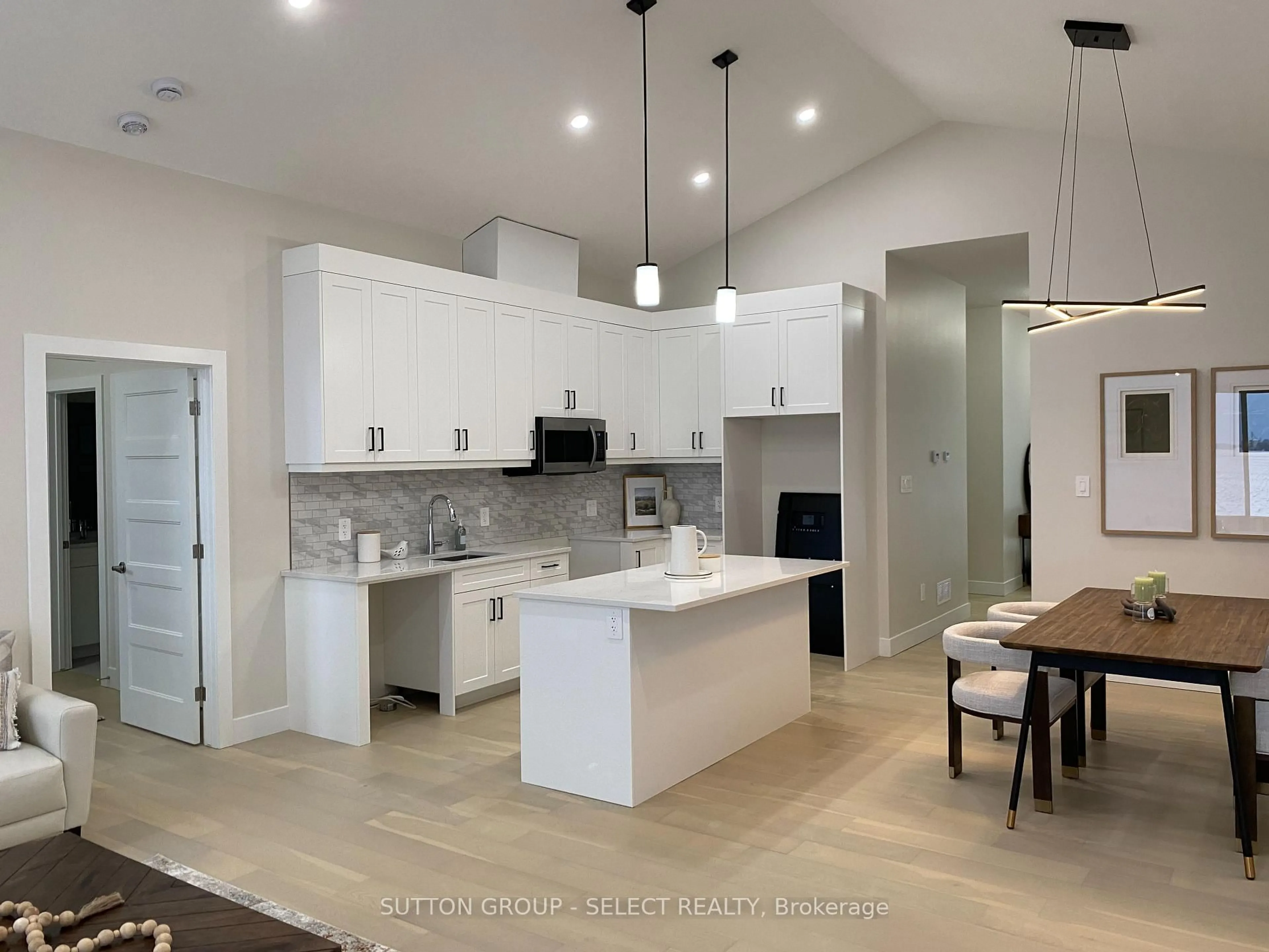 Open concept kitchen, ceramic/tile floor for 7966 Fallon Dr #14, Lucan Biddulph Ontario N0M 1V0
