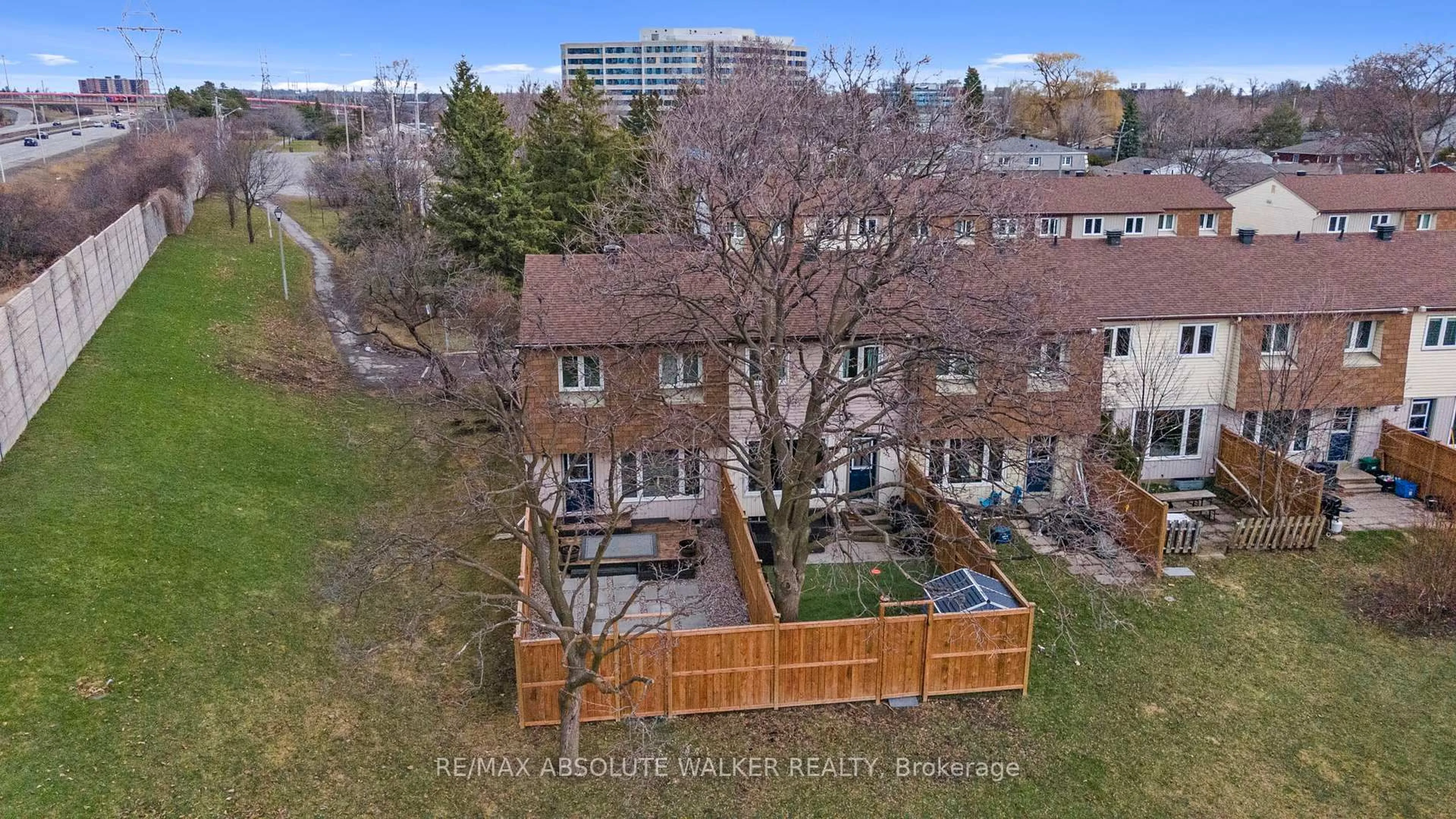 A pic from outside/outdoor area/front of a property/back of a property/a pic from drone, unknown for 1300 Alness Crt, Ottawa Ontario K1B 5H2