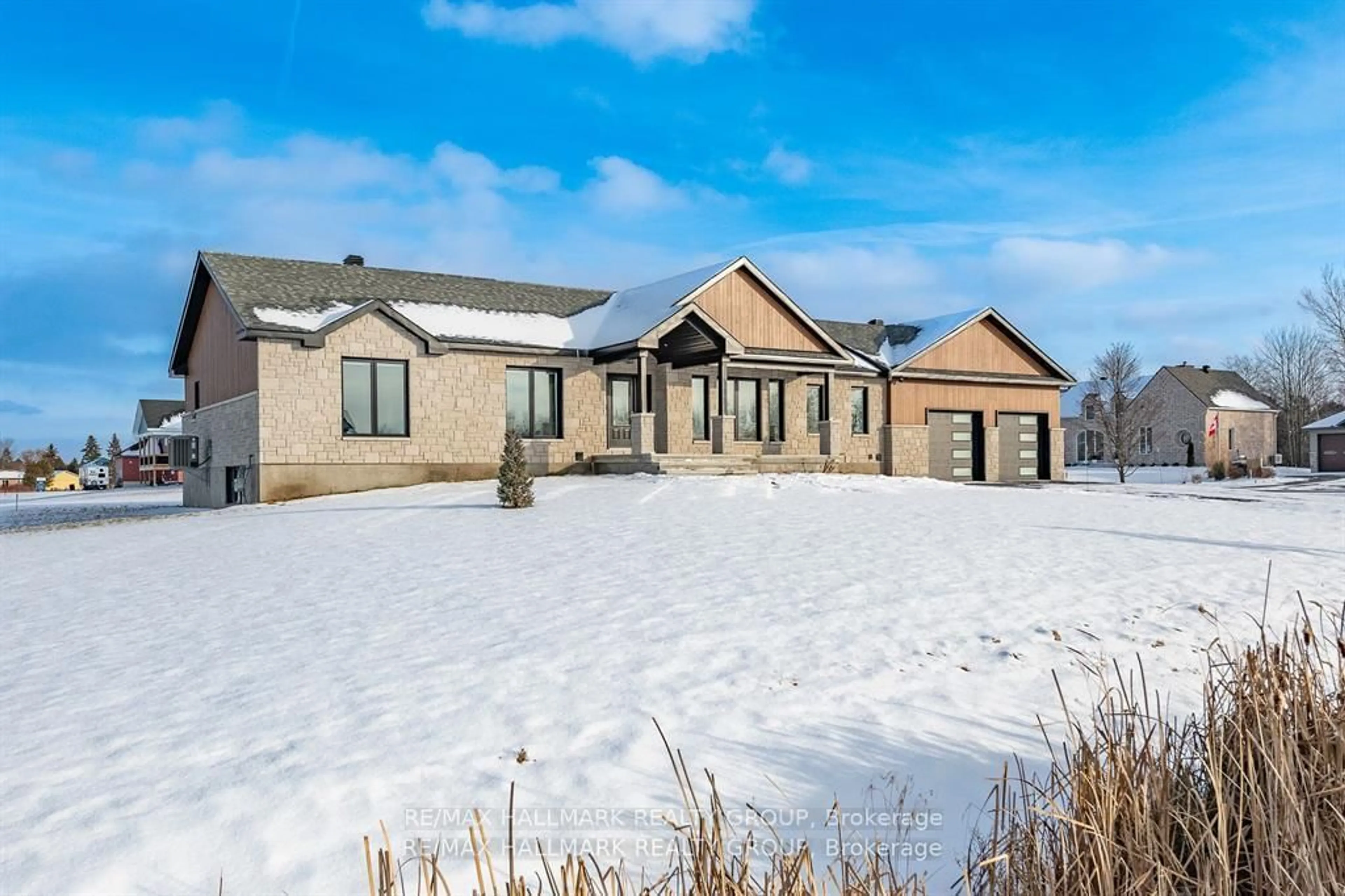Home with vinyl exterior material, unknown for 7 DES ORCHIDEES St, Clarence-Rockland Ontario K0A 2A0
