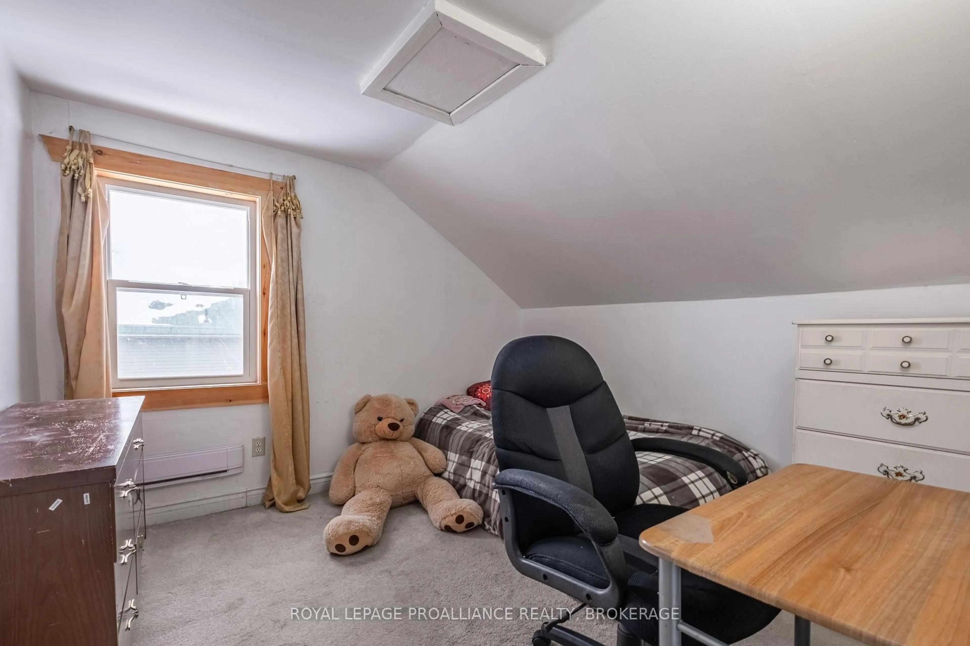A pic of a room for 74 Palace Rd, Greater Napanee Ontario K7R 3B2