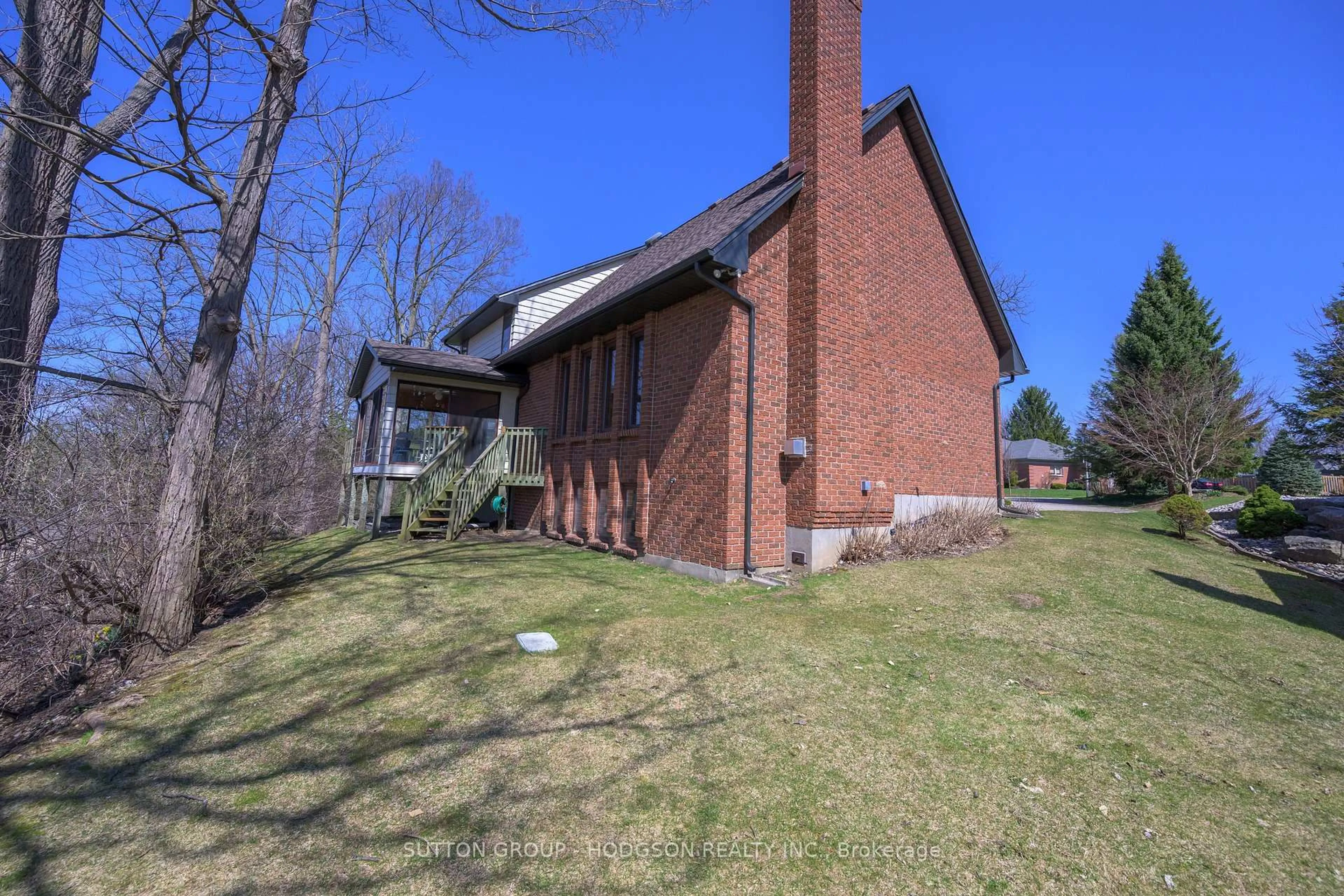 Unknown for 32 Tallwood Circ, London North Ontario N5X 2S1
