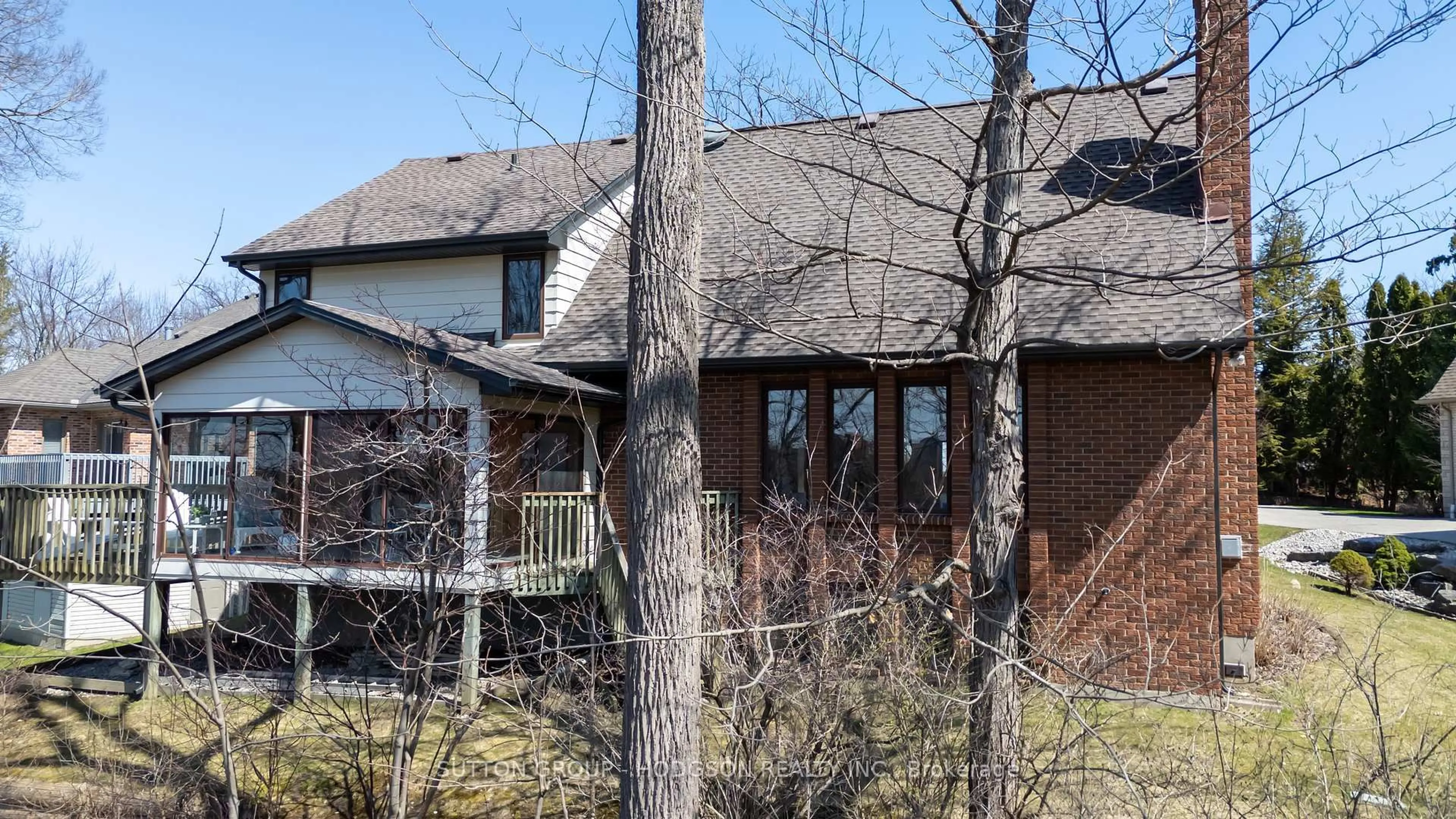 Home with brick exterior material, unknown for 32 Tallwood Circ, London North Ontario N5X 2S1