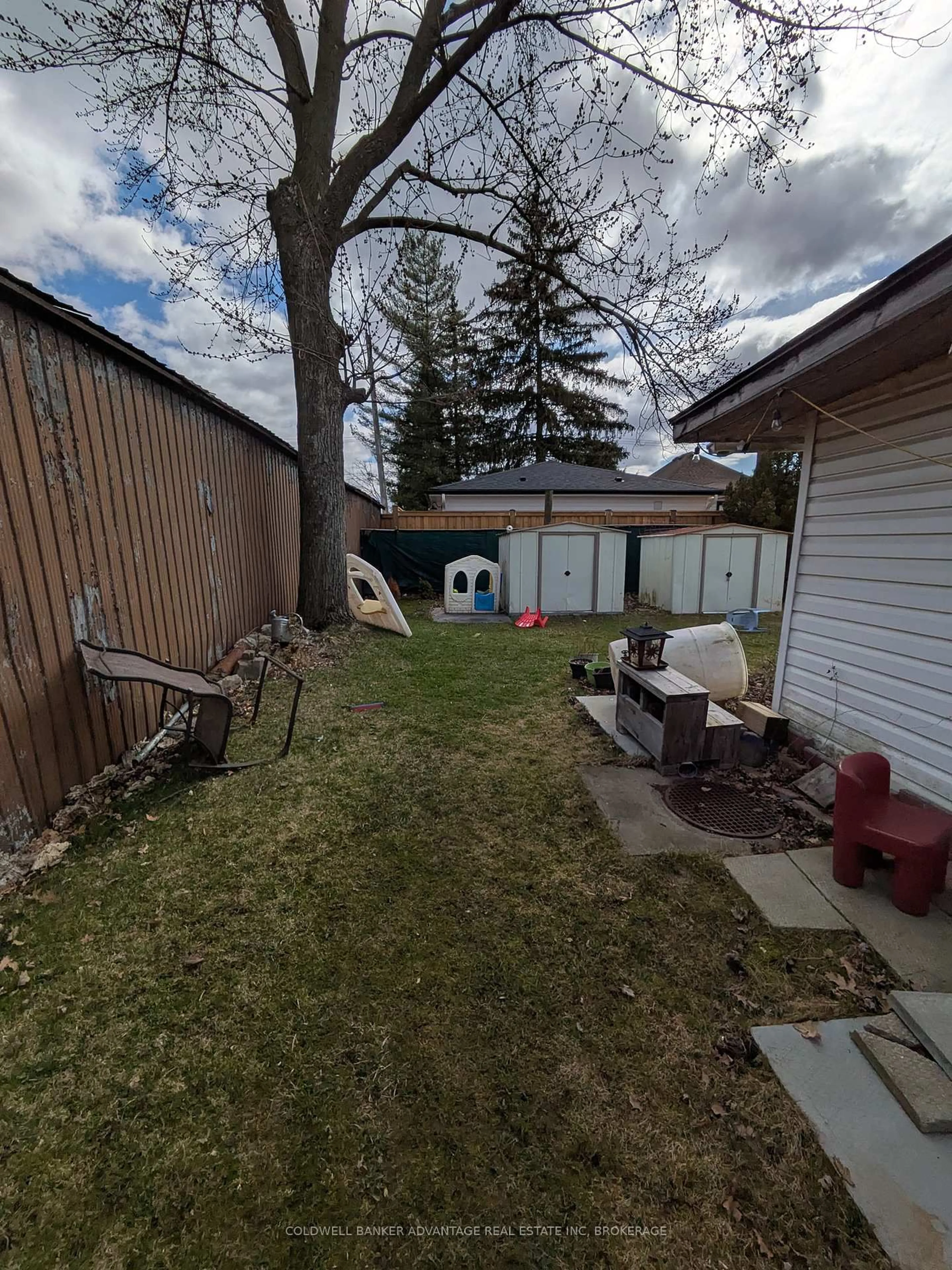 Unknown for 12 Empire St, Welland Ontario L3B 2L2