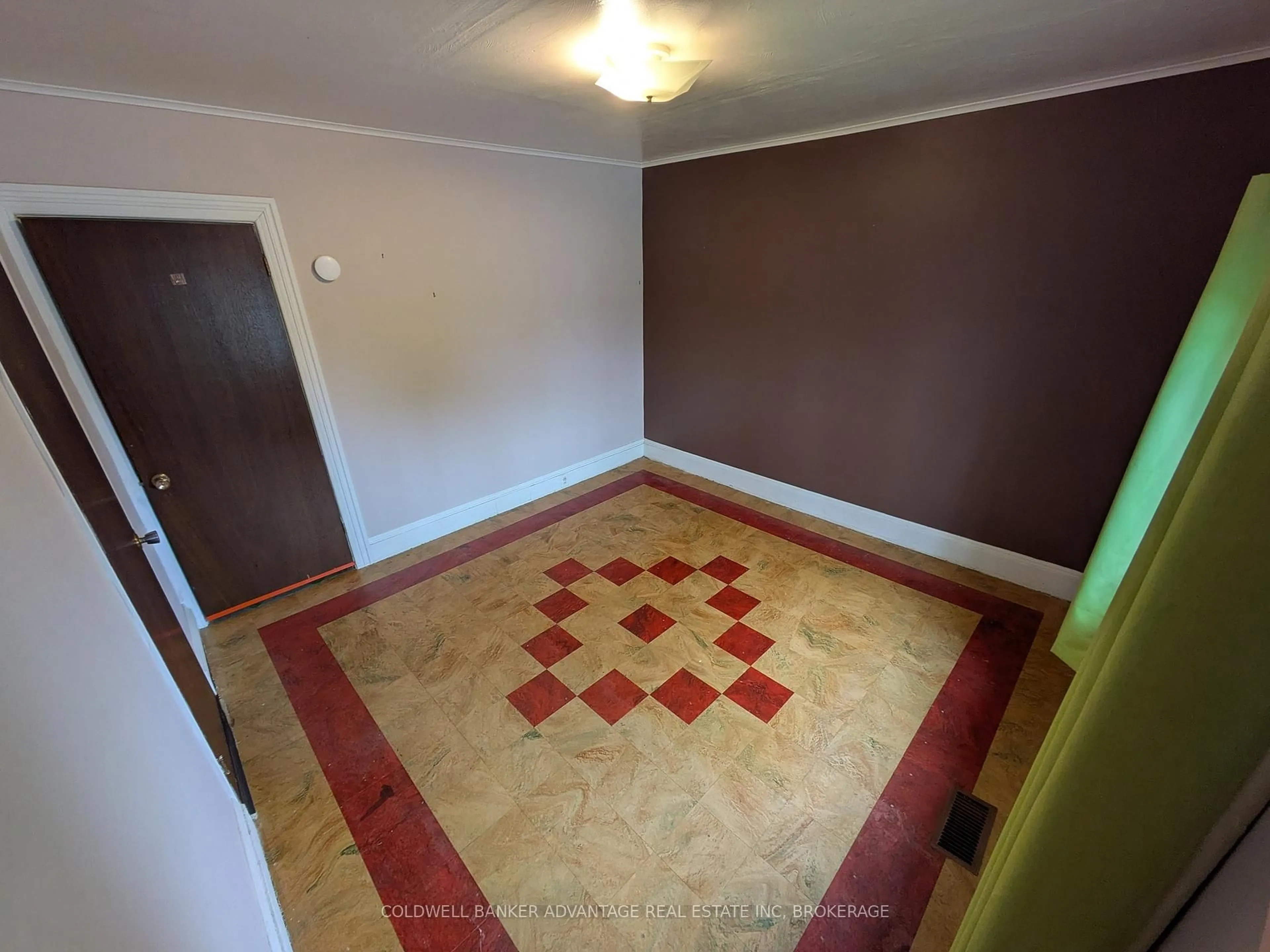 A pic of a room for 12 Empire St, Welland Ontario L3B 2L2