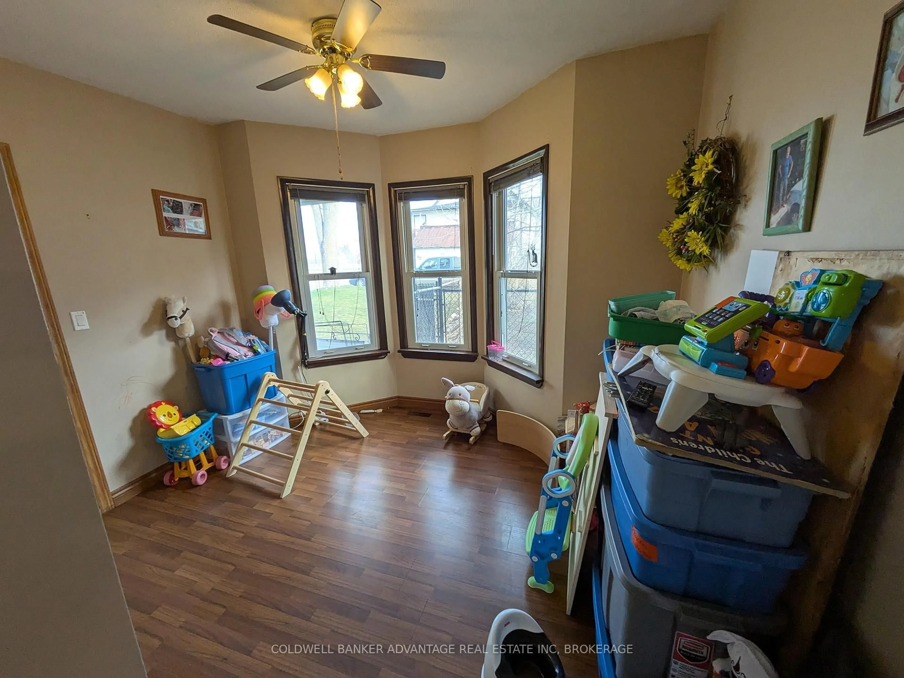 A pic of a room for 12 Empire St, Welland Ontario L3B 2L2