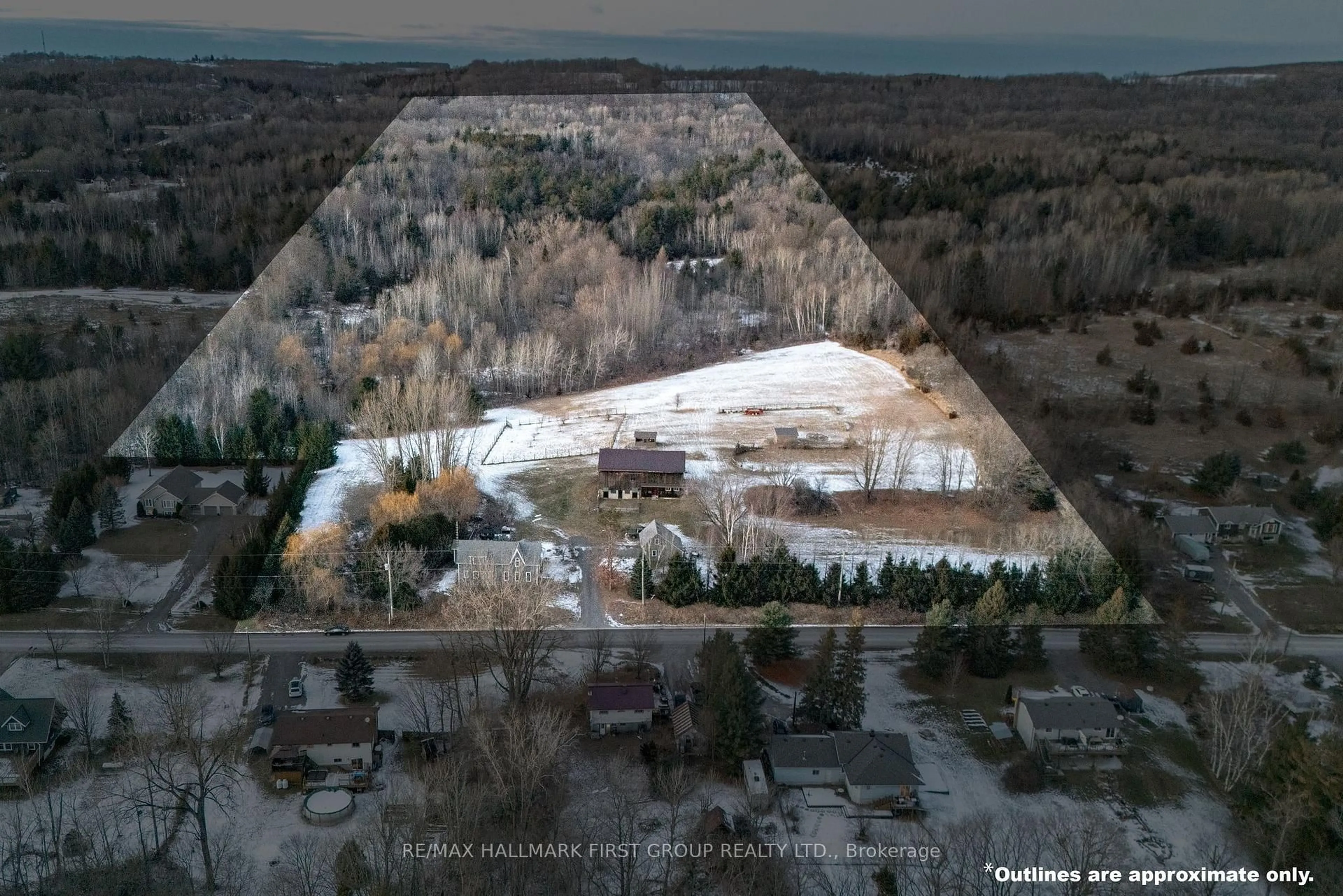 A pic from outside/outdoor area/front of a property/back of a property/a pic from drone, unknown for 16882 Telephone Rd, Ingleside Ontario K8V 5P4