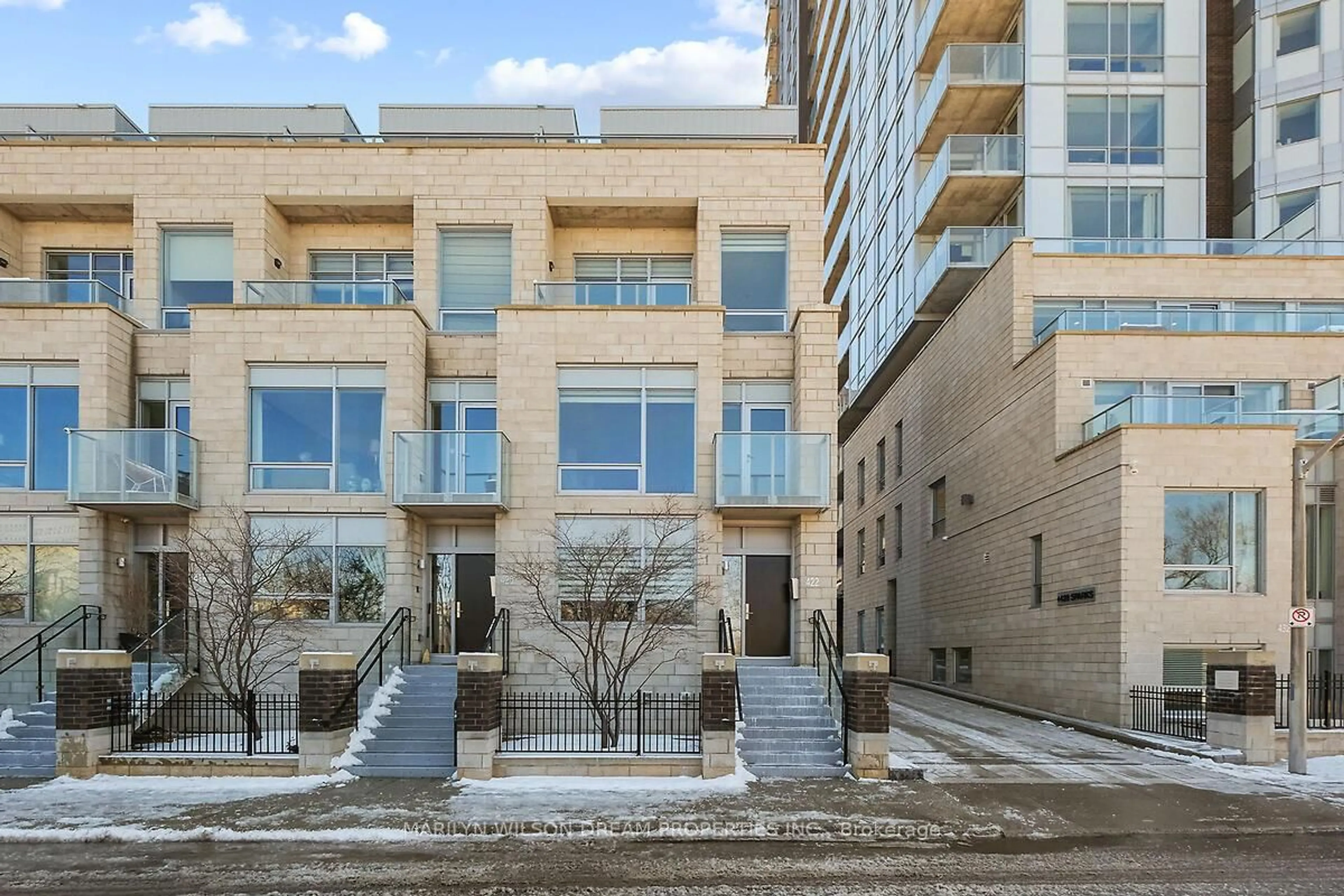 Unknown for 422 Sparks St, Ottawa Ontario K1R 0B3