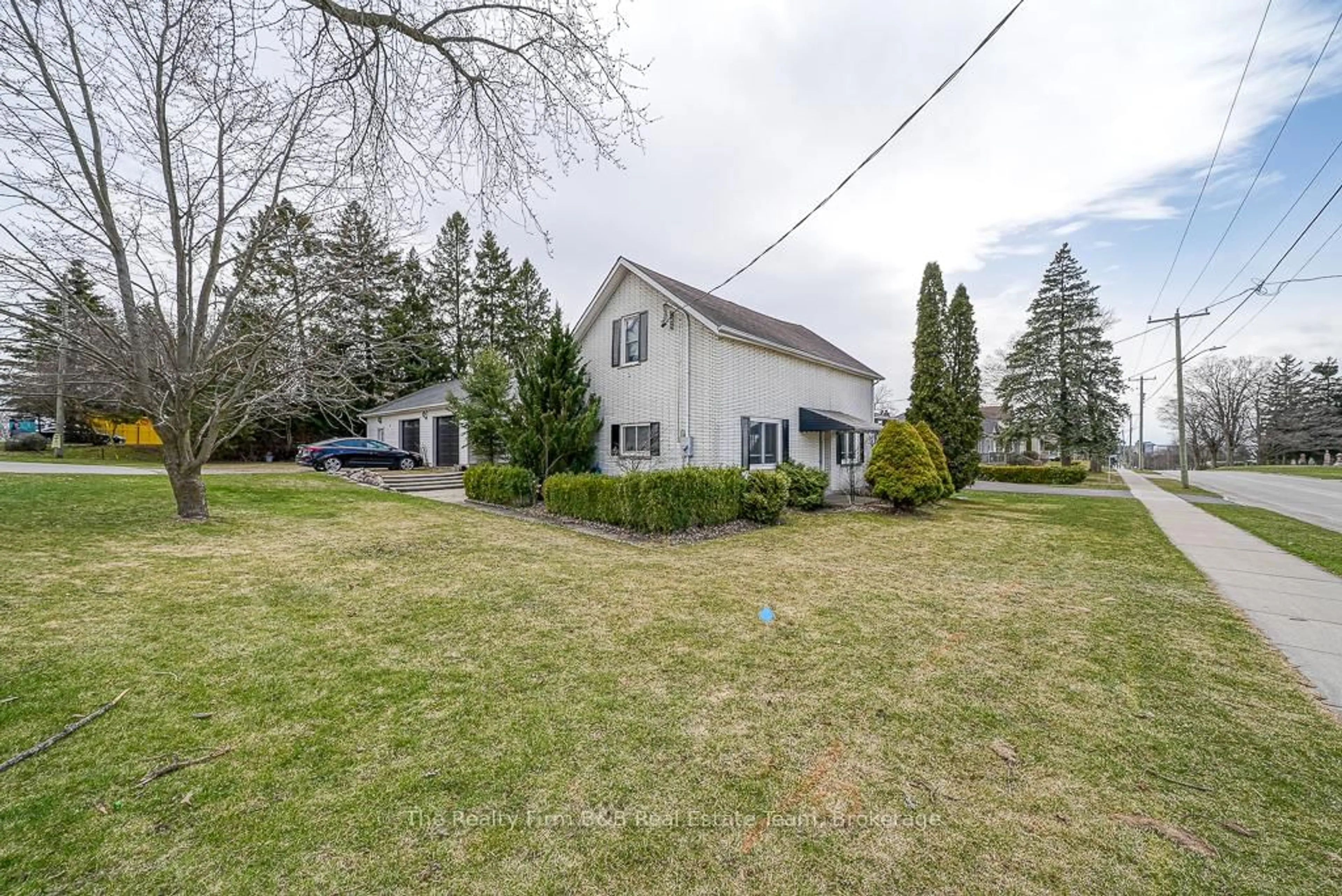 A pic from outside/outdoor area/front of a property/back of a property/a pic from drone, street for 6 Peggy Ave, South-West Oxford Ontario N0J 1N0