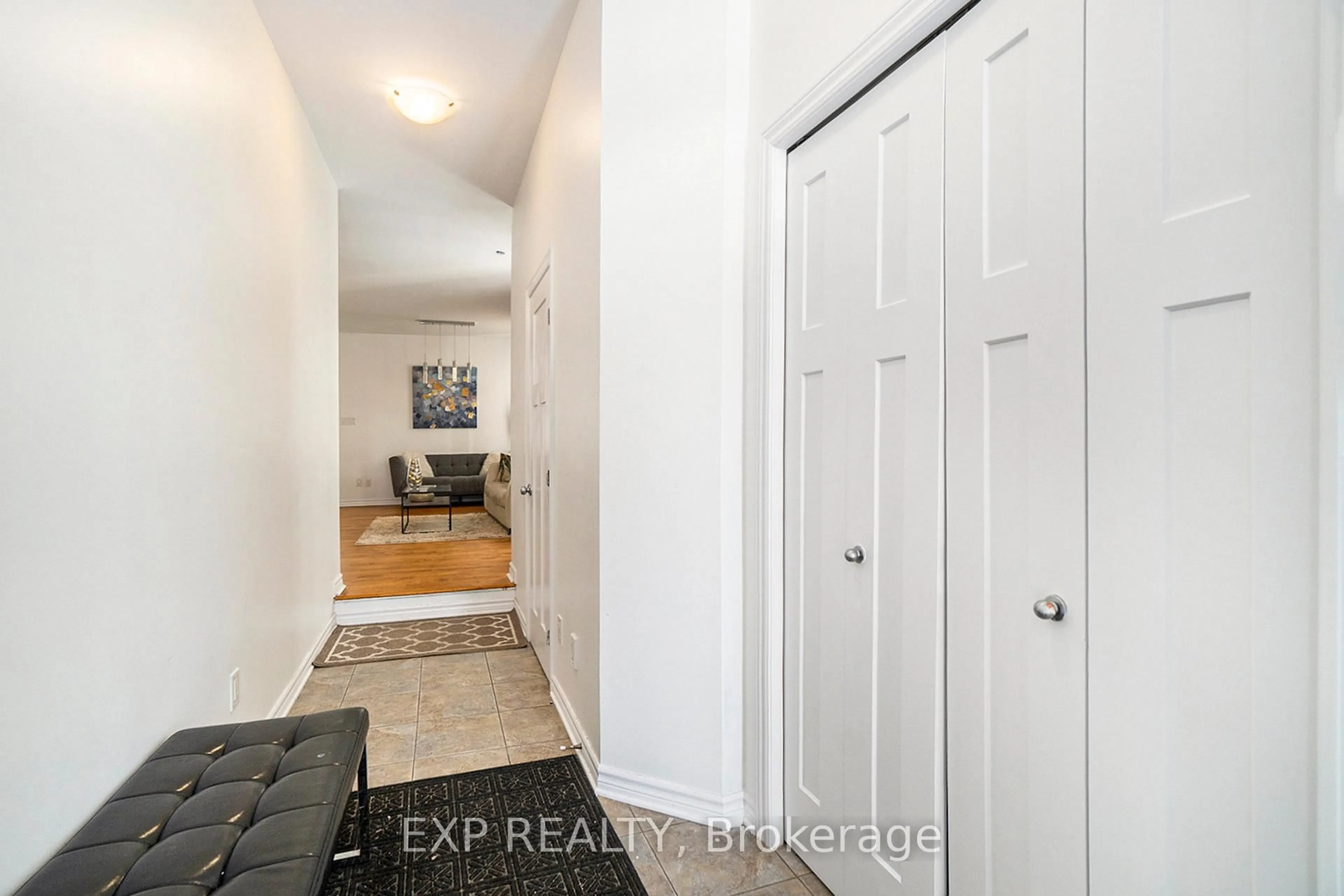 Indoor entryway for 619 Moorpark Ave, Ottawa Ontario K2M 0B6
