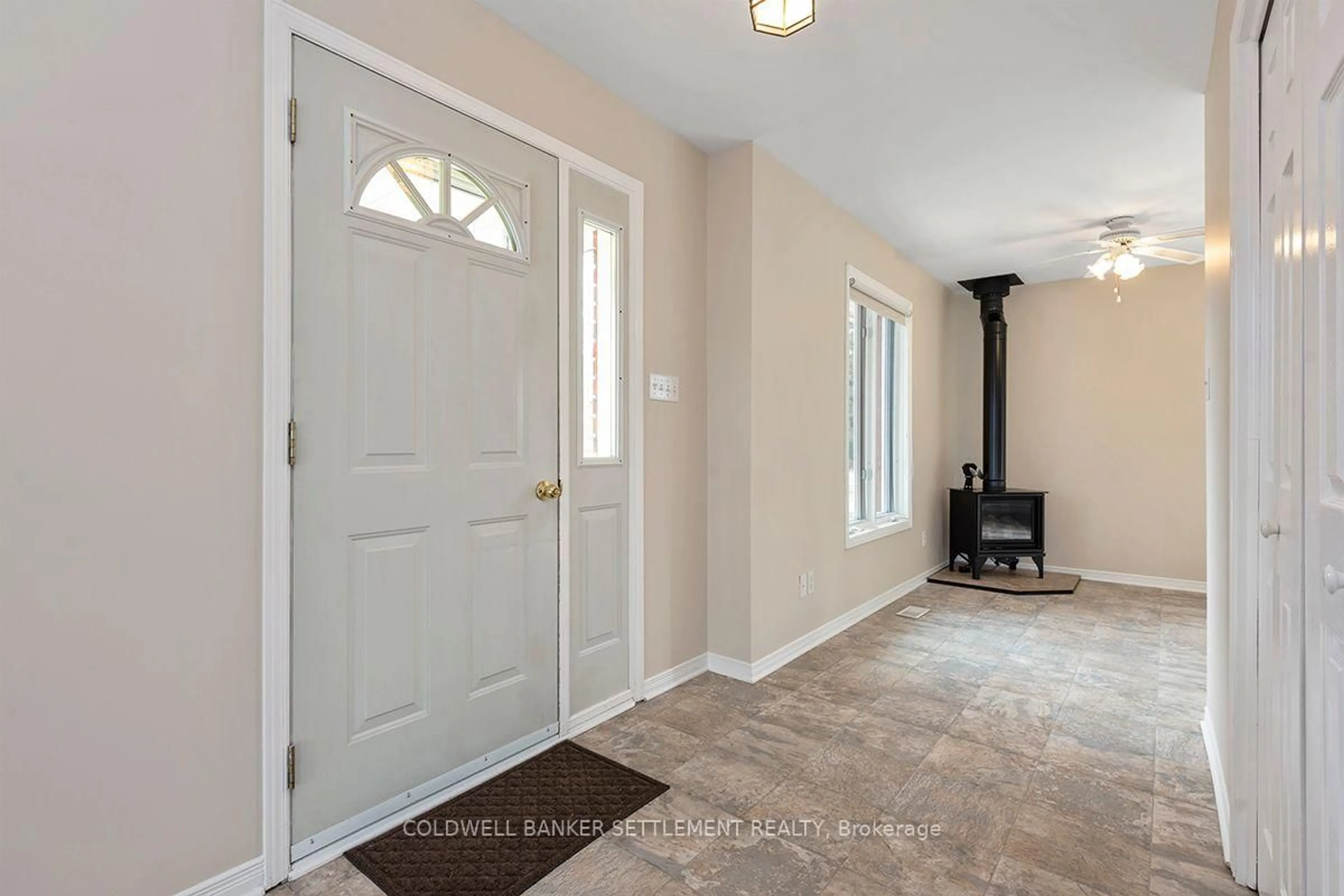 Indoor entryway for 64 B7 Rd, Rideau Lakes Ontario K0G 1L0