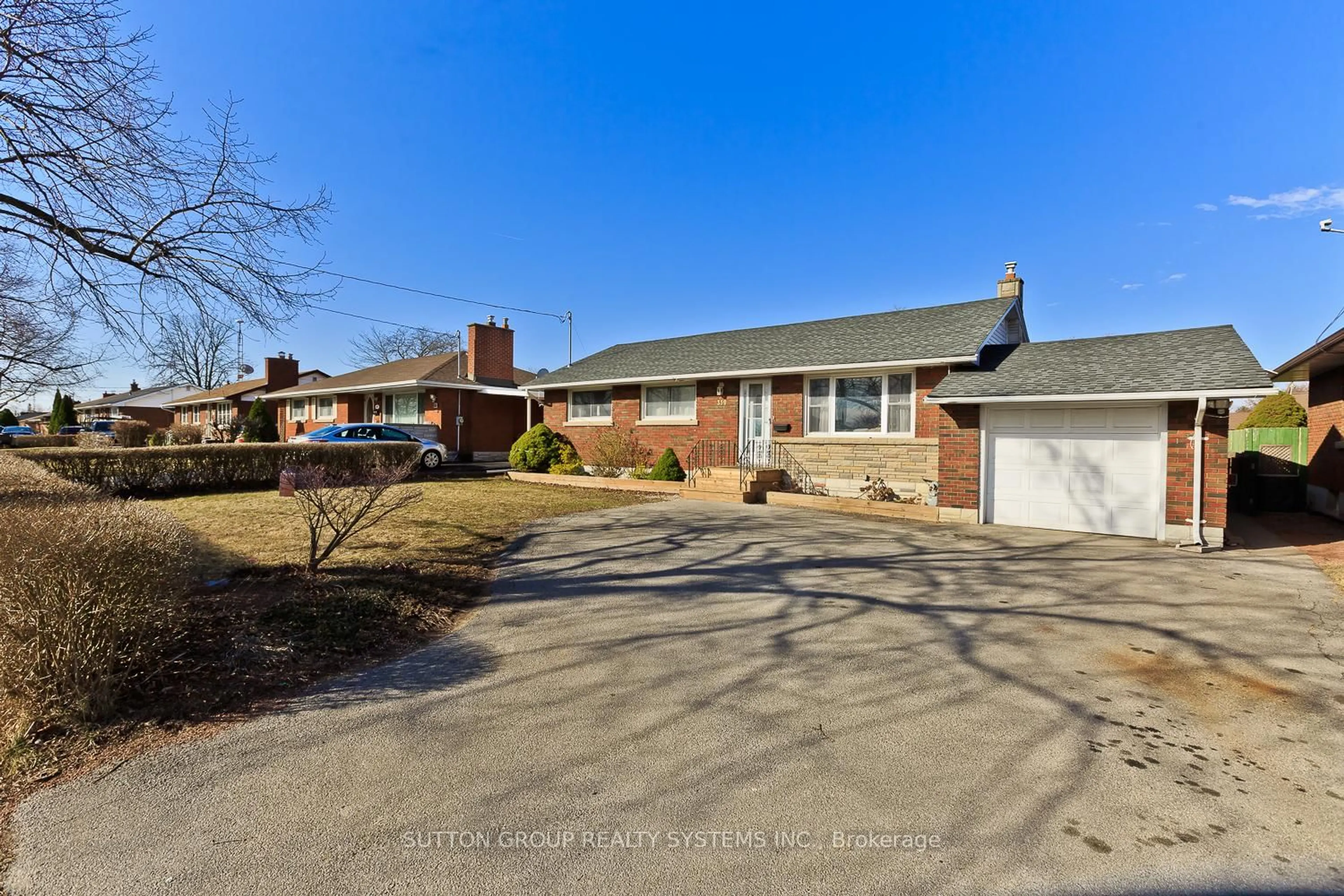Home with brick exterior material, street for 359 Bunting Rd, St. Catharines Ontario L2M 3Y5