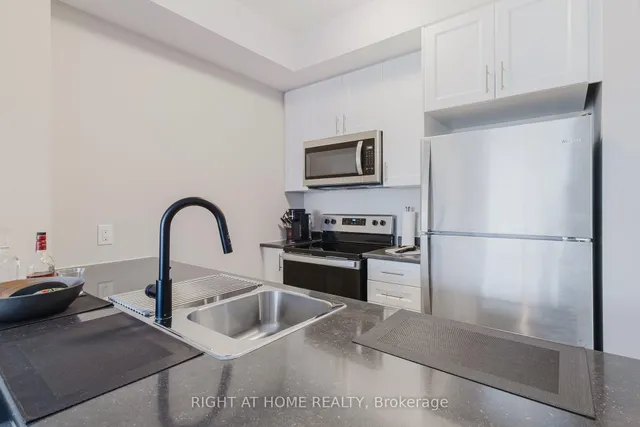 Additional image 31 of 450 Dundas St Unit 331