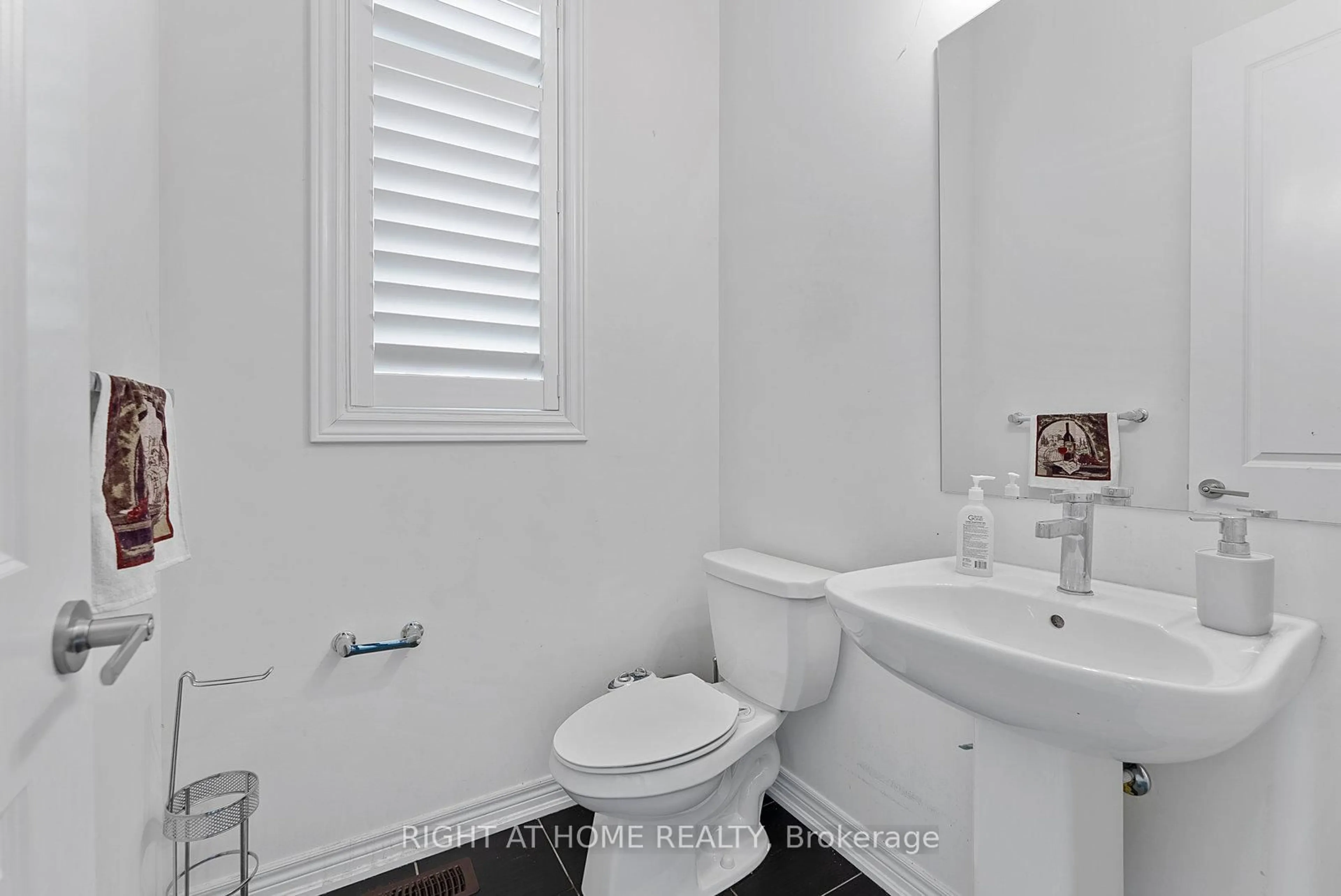 Standard bathroom, unknown for 90 Spitfire Dr, Hamilton Ontario L0R 1W0