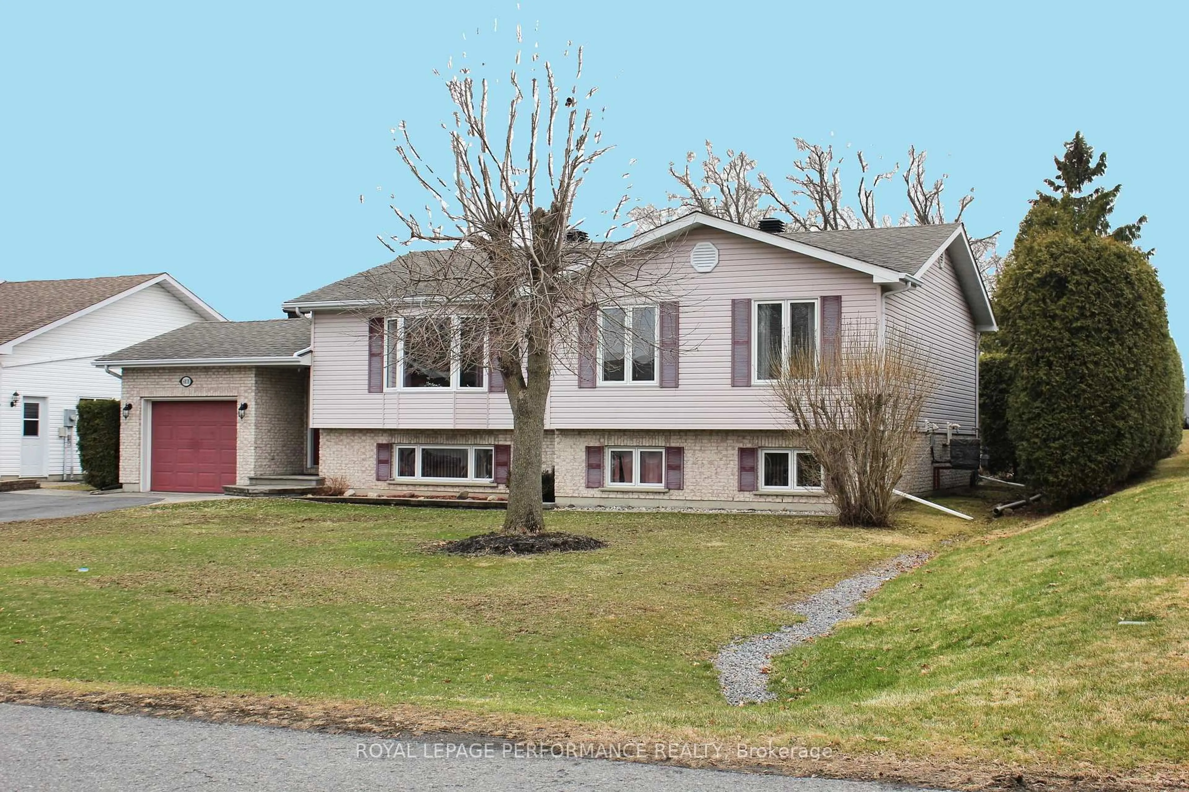 Home with vinyl exterior material, street for 6818 Riverview Dr, Cornwall Ontario K6H 7M1