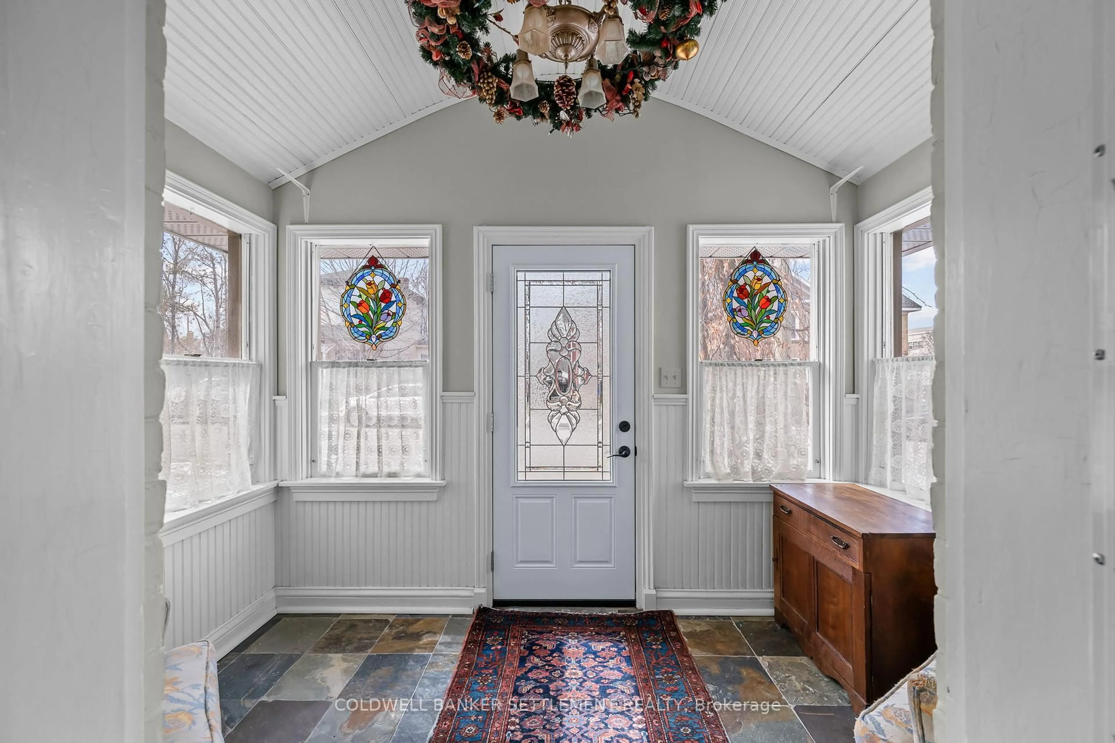 Indoor entryway for 4 D'Arcy St, Perth Ontario K7H 2T8