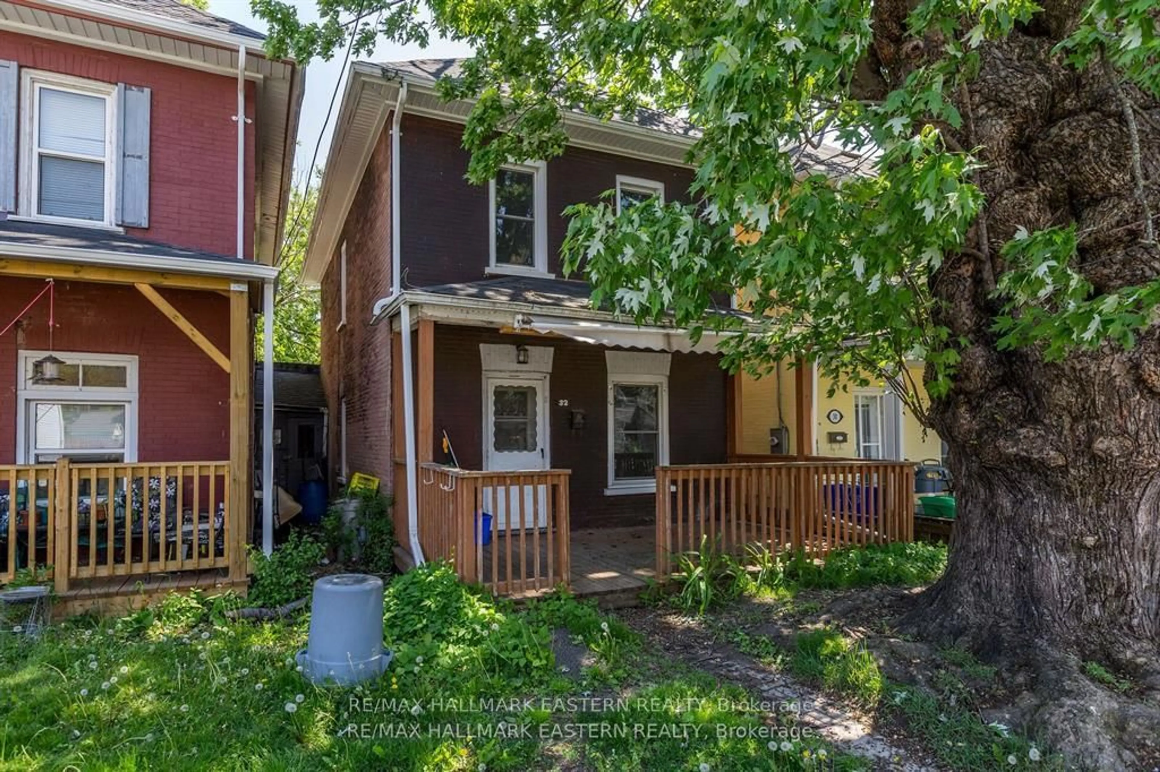 Home with brick exterior material, street for 32 Lafayette Ave, Peterborough Central Ontario K9J 5C2