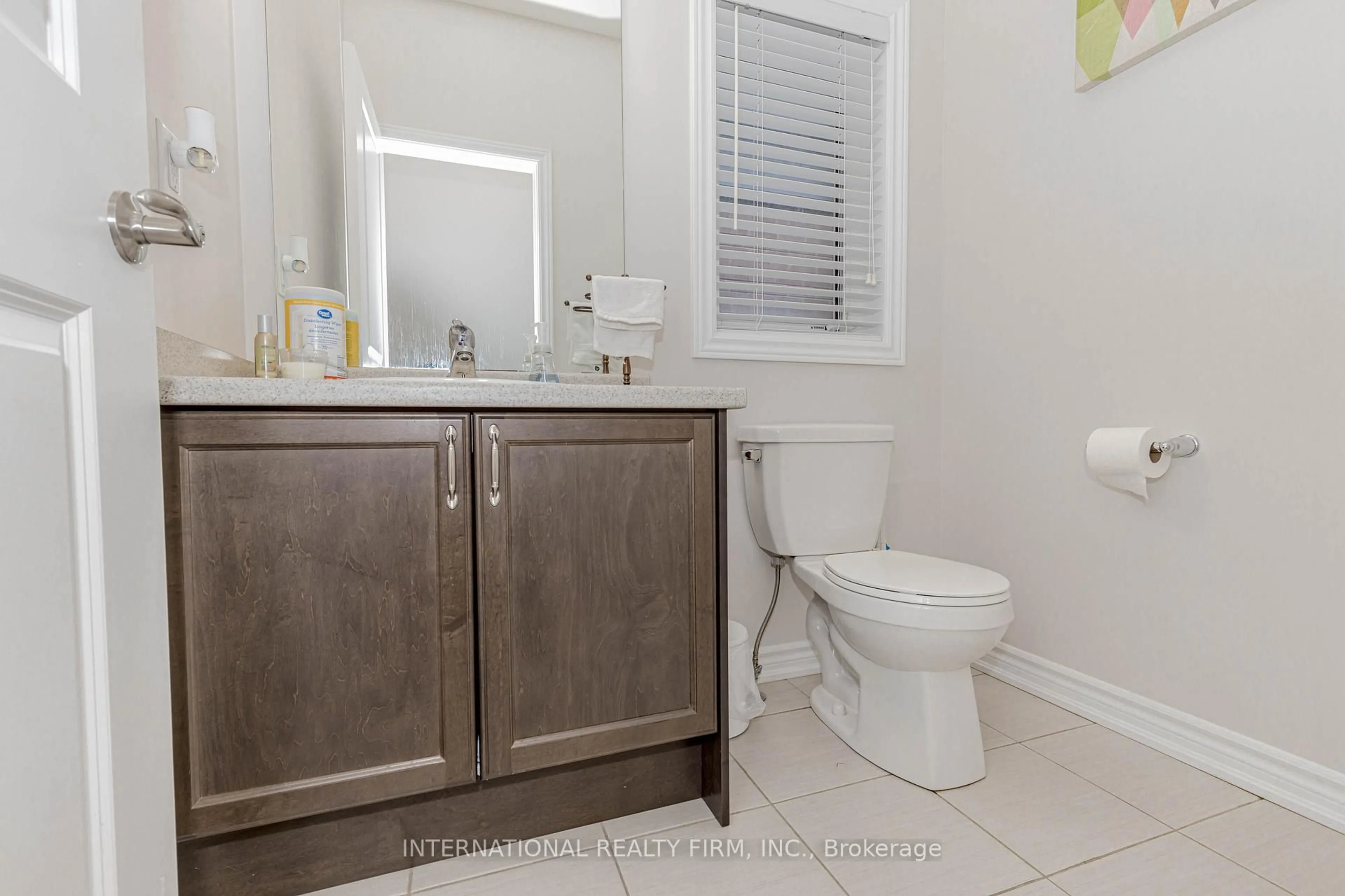 Standard bathroom, unknown for 171 Bilanski Farm Rd, Brantford Ontario N3S 0J4